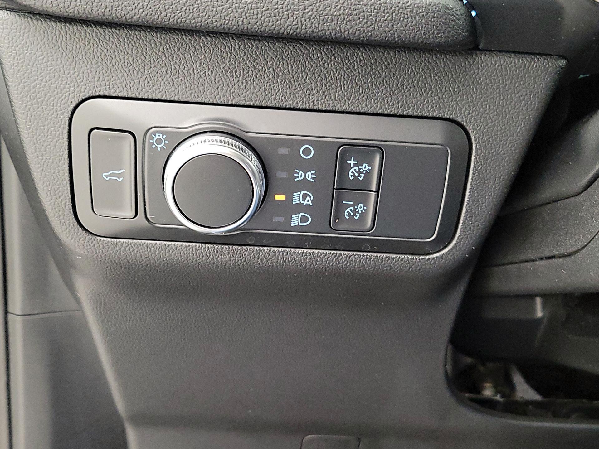 Thumbnail: 2021 Ford Escape - 11