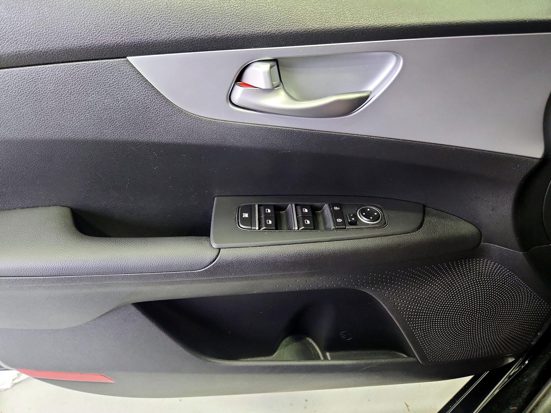Thumbnail: 2023 Kia Forte - 12