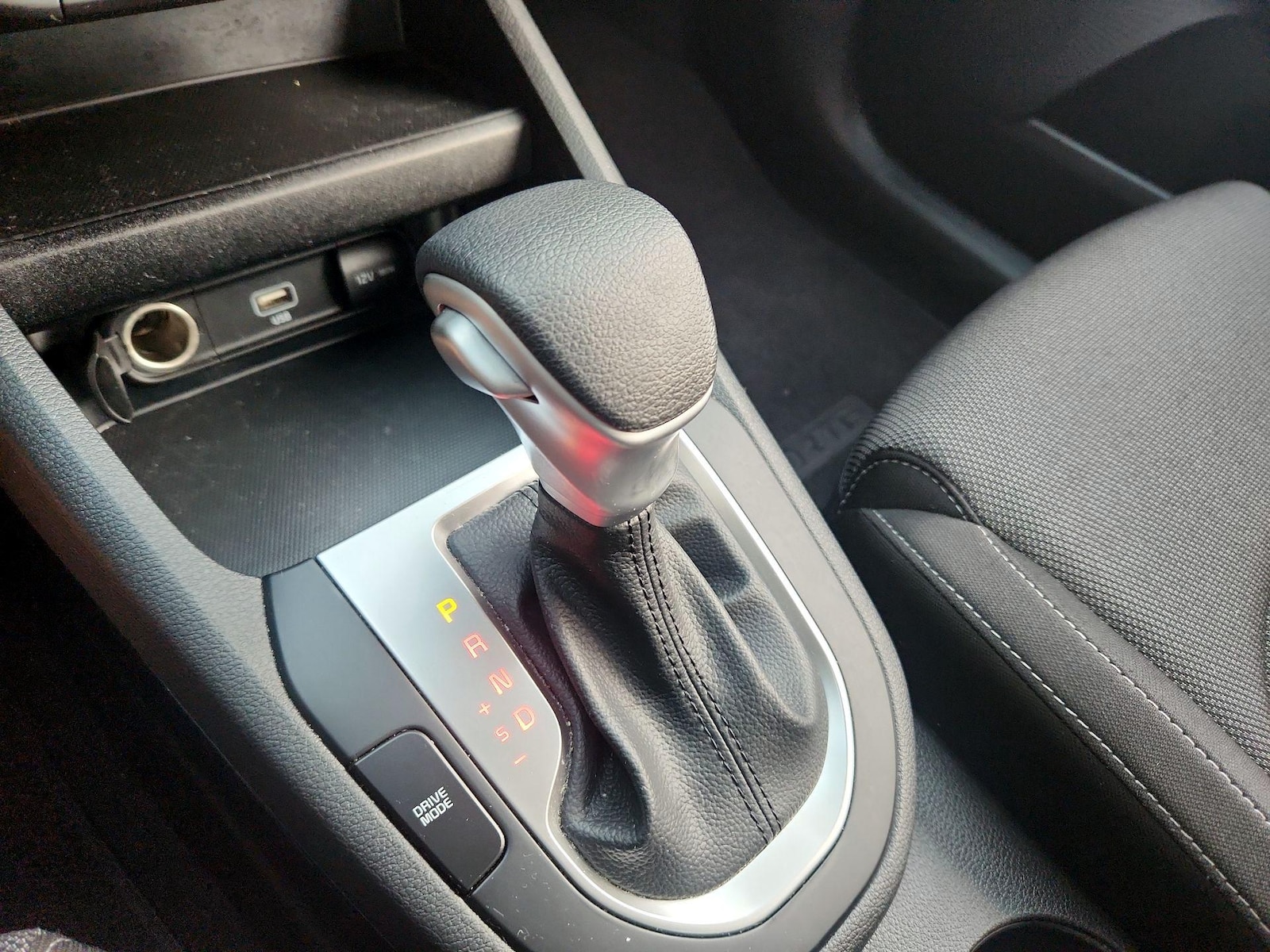 2023 Kia Forte LXS - Photo 18