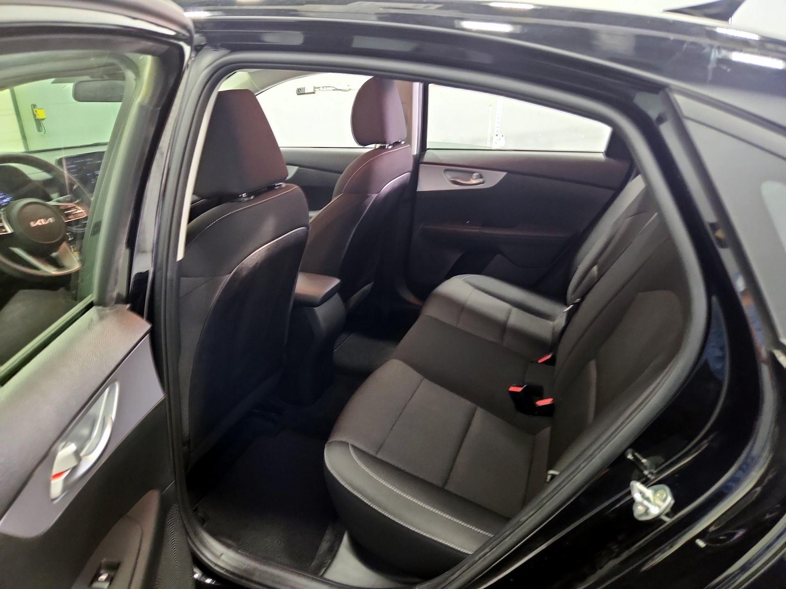 2023 Kia Forte LXS - Photo 20