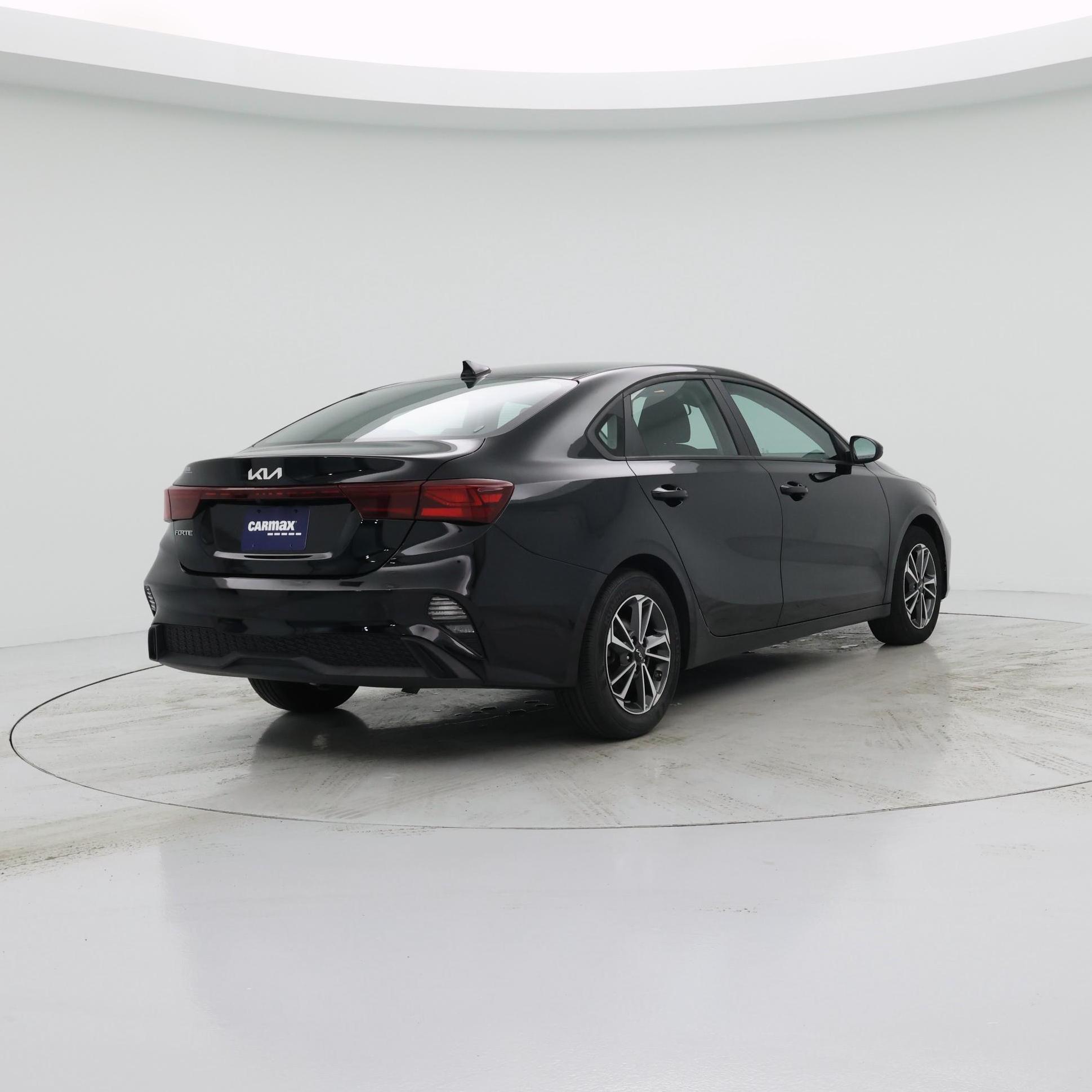 Thumbnail: 2023 Kia Forte - 8