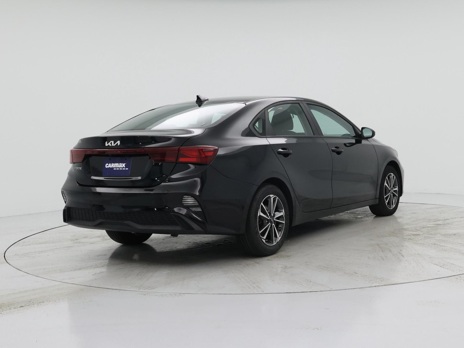 2023 Kia Forte LXS - Photo 9