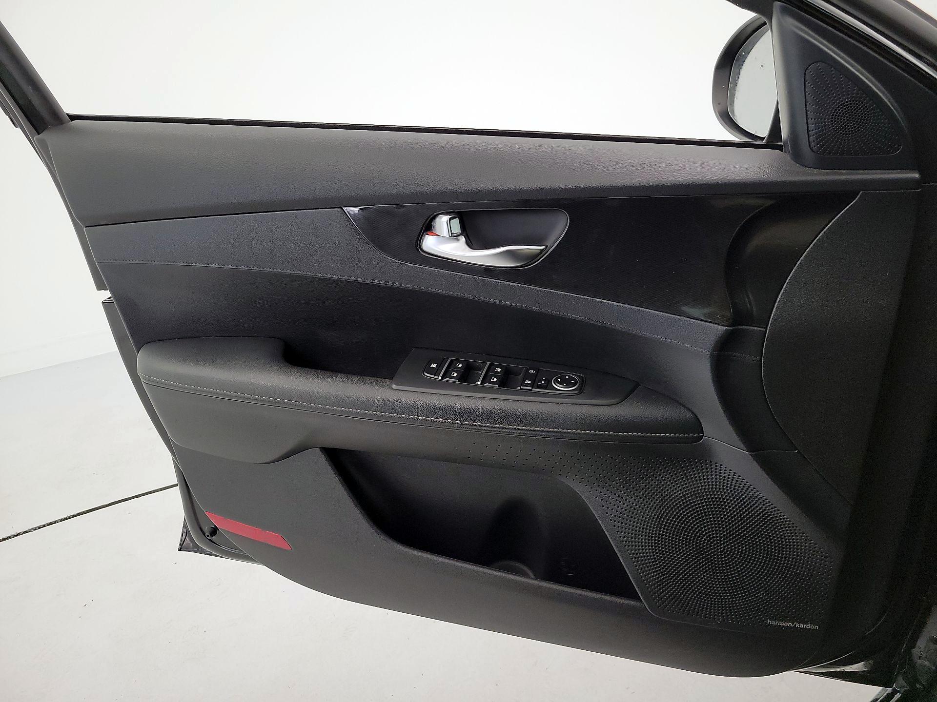 Thumbnail: 2023 Kia Forte - 12