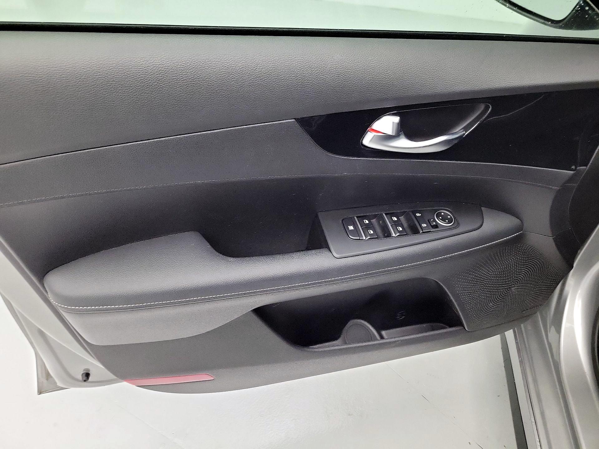 Thumbnail: 2023 Kia Forte - 12