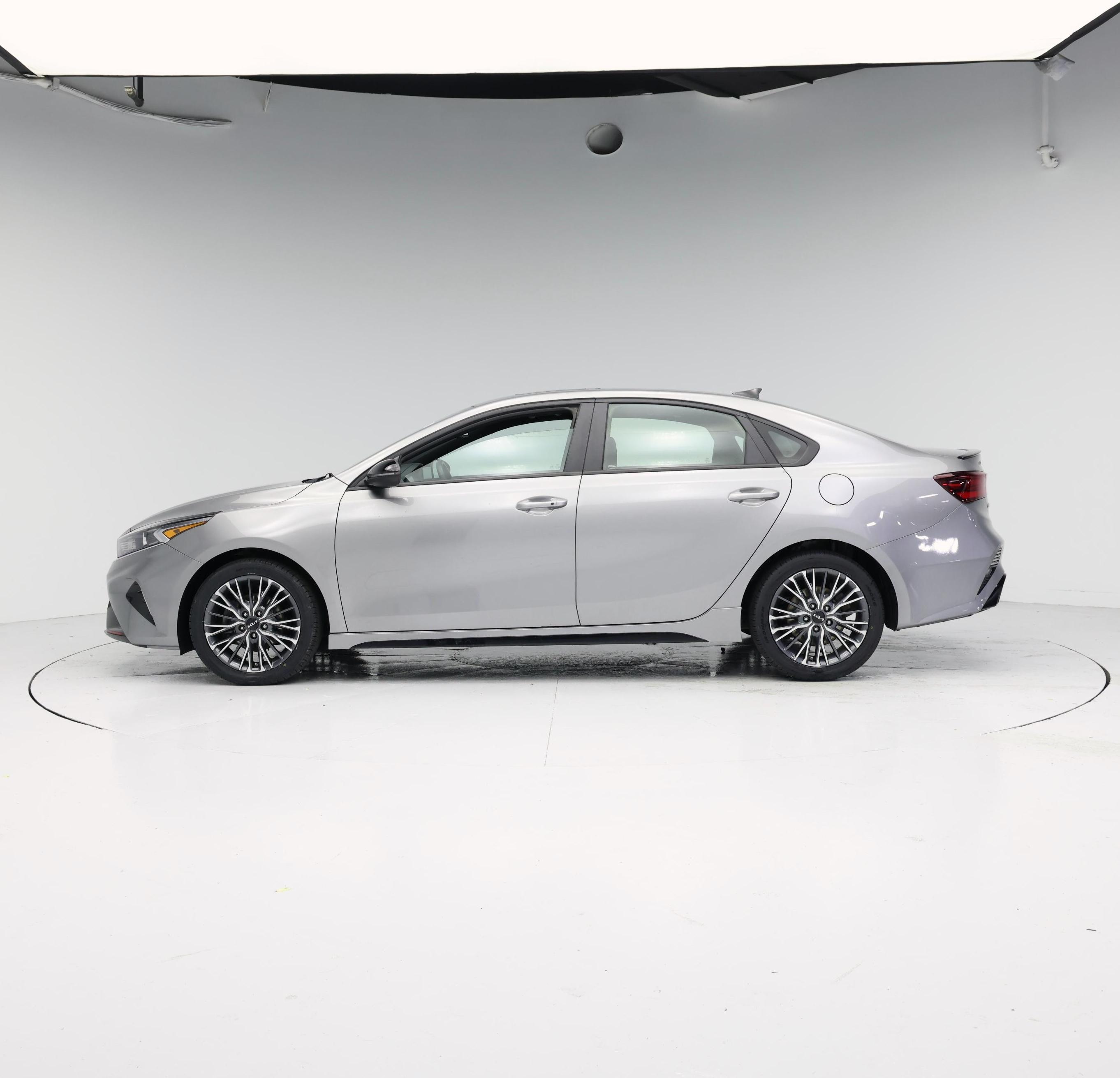 Thumbnail: 2023 Kia Forte - 3