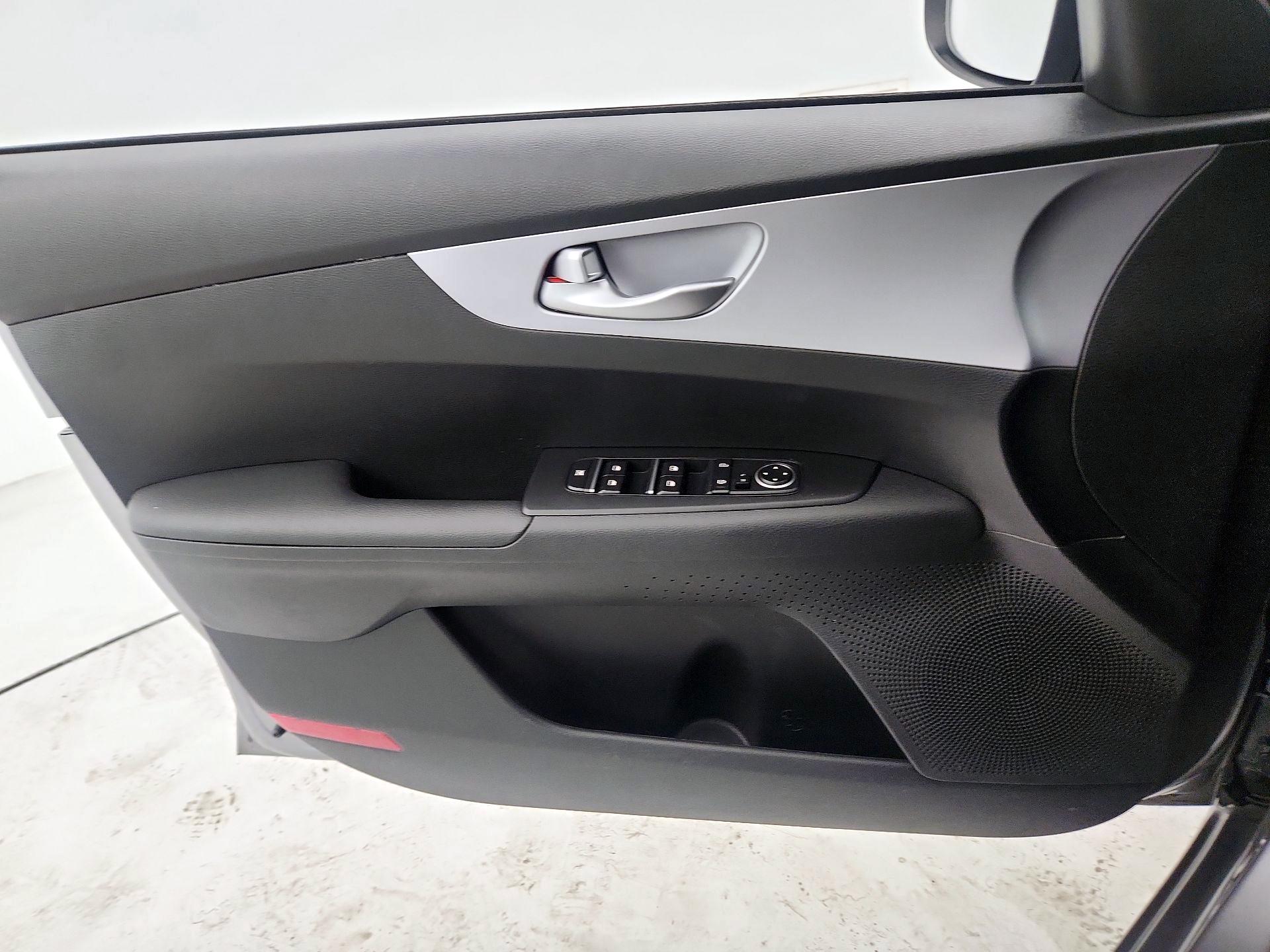 Thumbnail: 2024 Kia Forte - 12