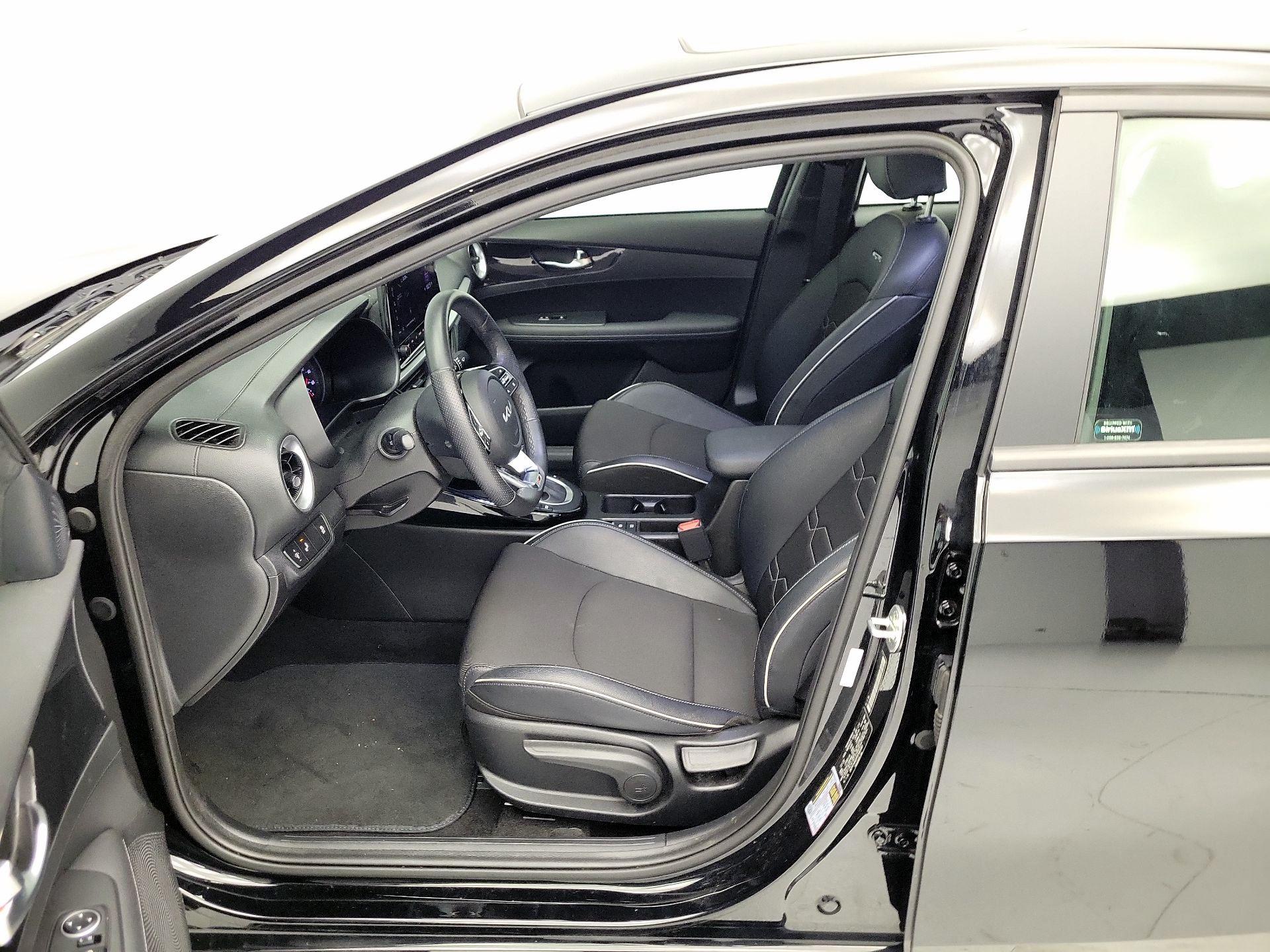 Thumbnail: 2023 Kia Forte - 11