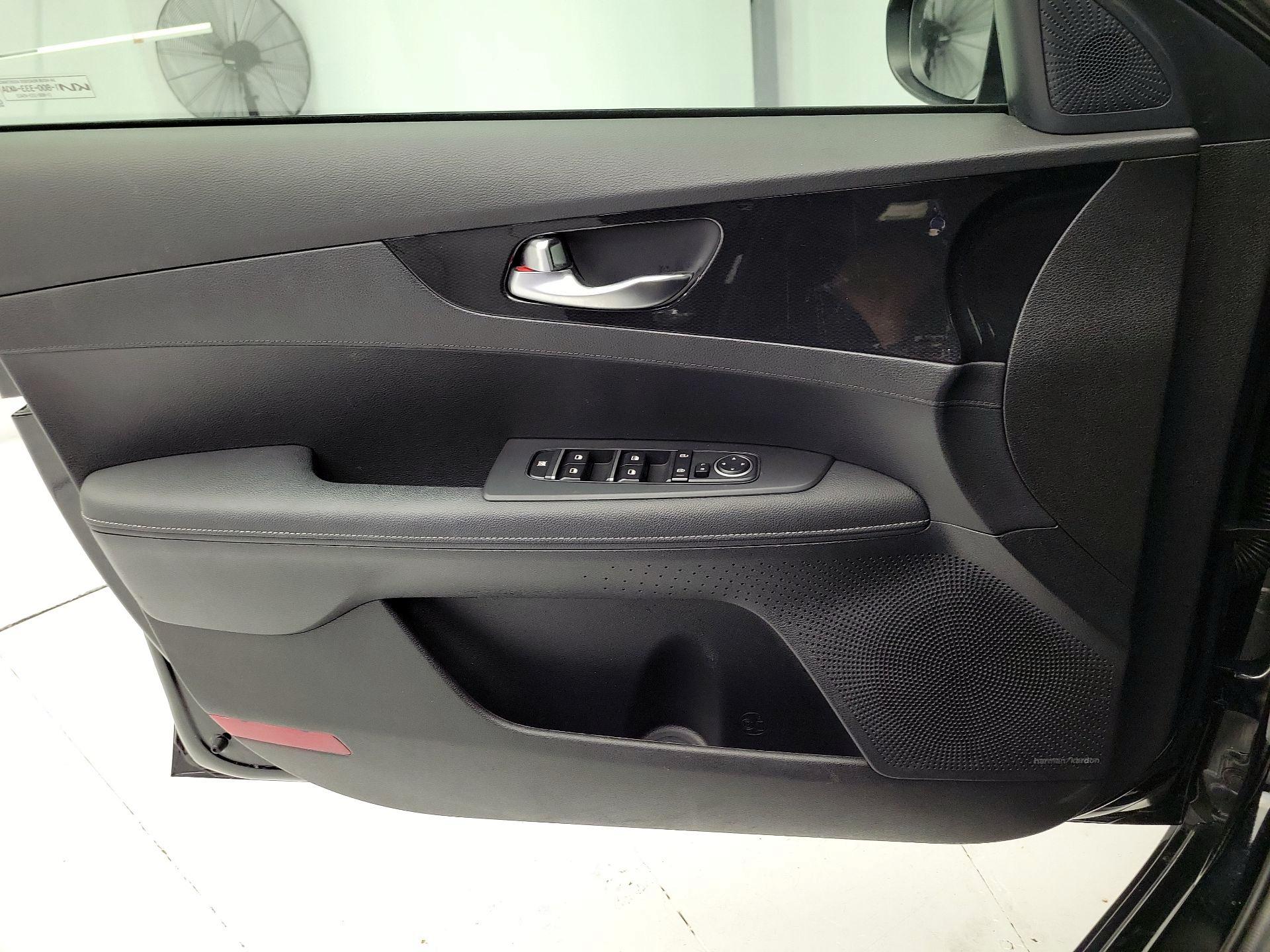 Thumbnail: 2023 Kia Forte - 12