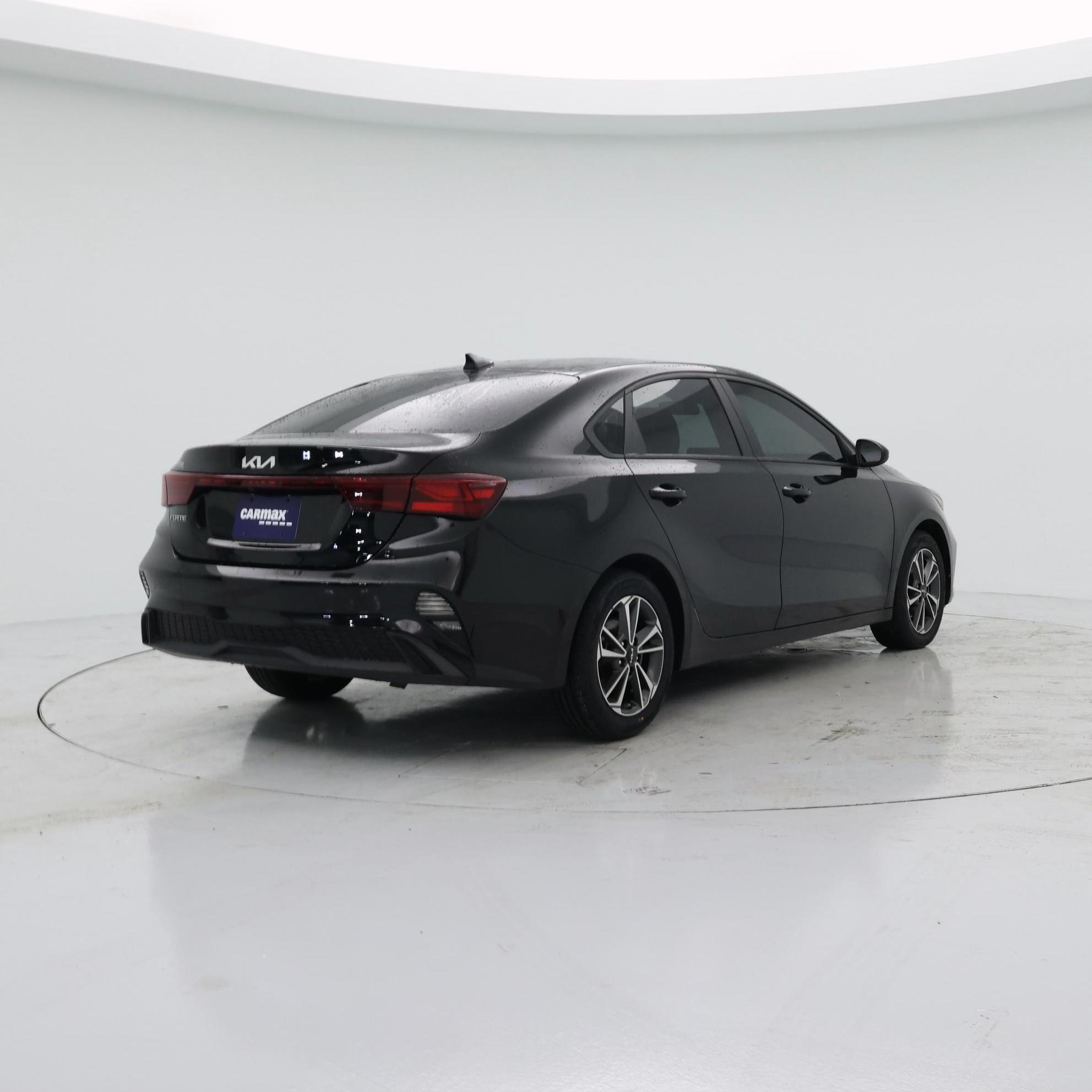 Thumbnail: 2023 Kia Forte - 8