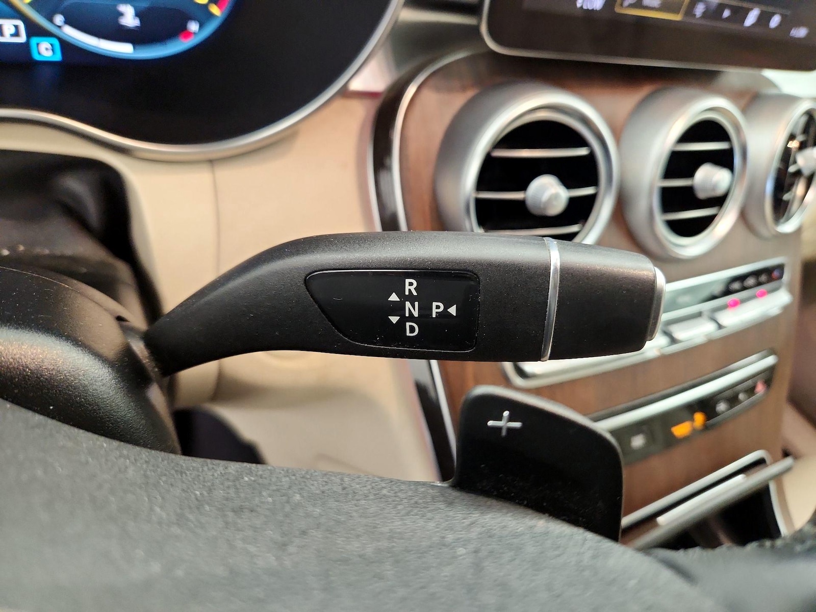 2022 Mercedes-Benz GLC GLC300 - Photo 17