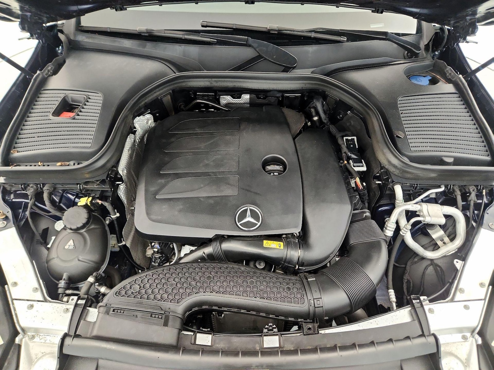 2022 Mercedes-Benz GLC GLC300 - Photo 21