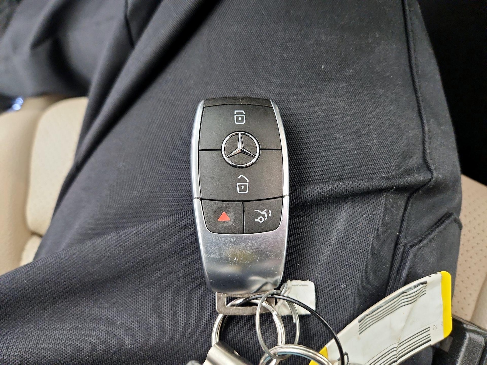 2022 Mercedes-Benz GLC GLC300 - Photo 22