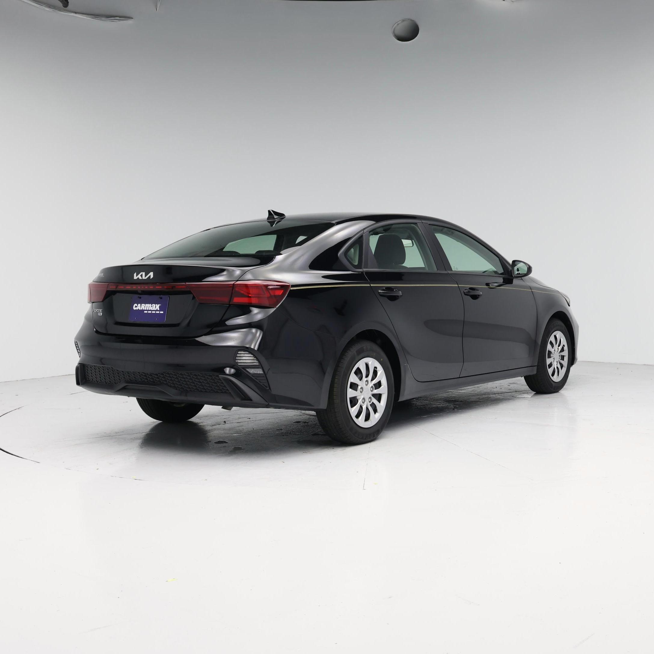 Thumbnail: 2024 Kia Forte - 8