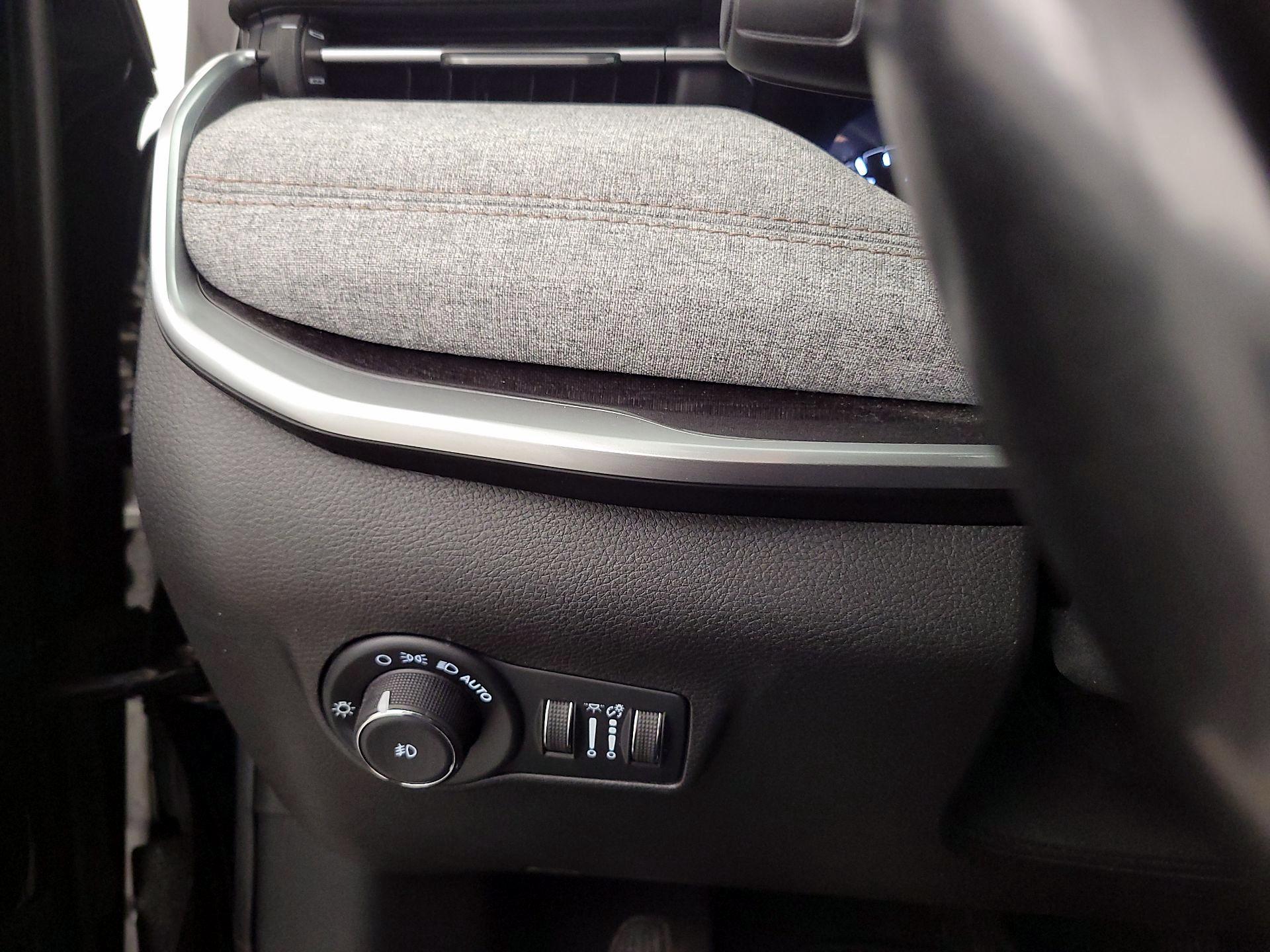 Thumbnail: 2022 Jeep Compass - 13