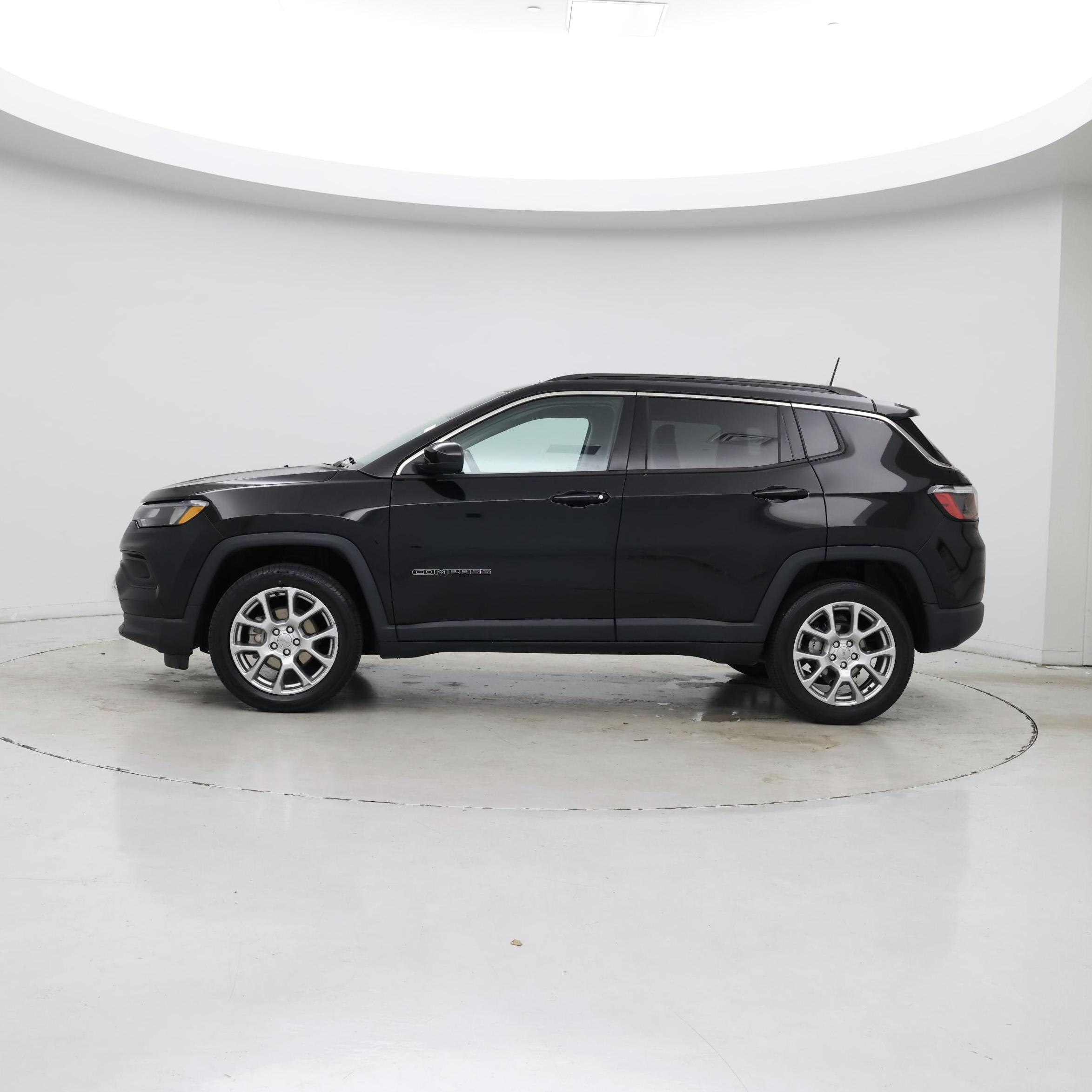 Thumbnail: 2022 Jeep Compass - 3