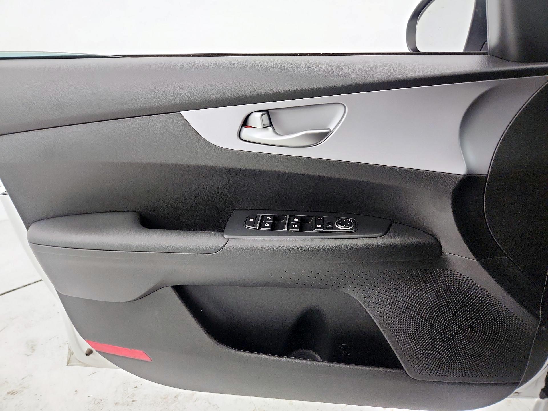 Thumbnail: 2024 Kia Forte - 12