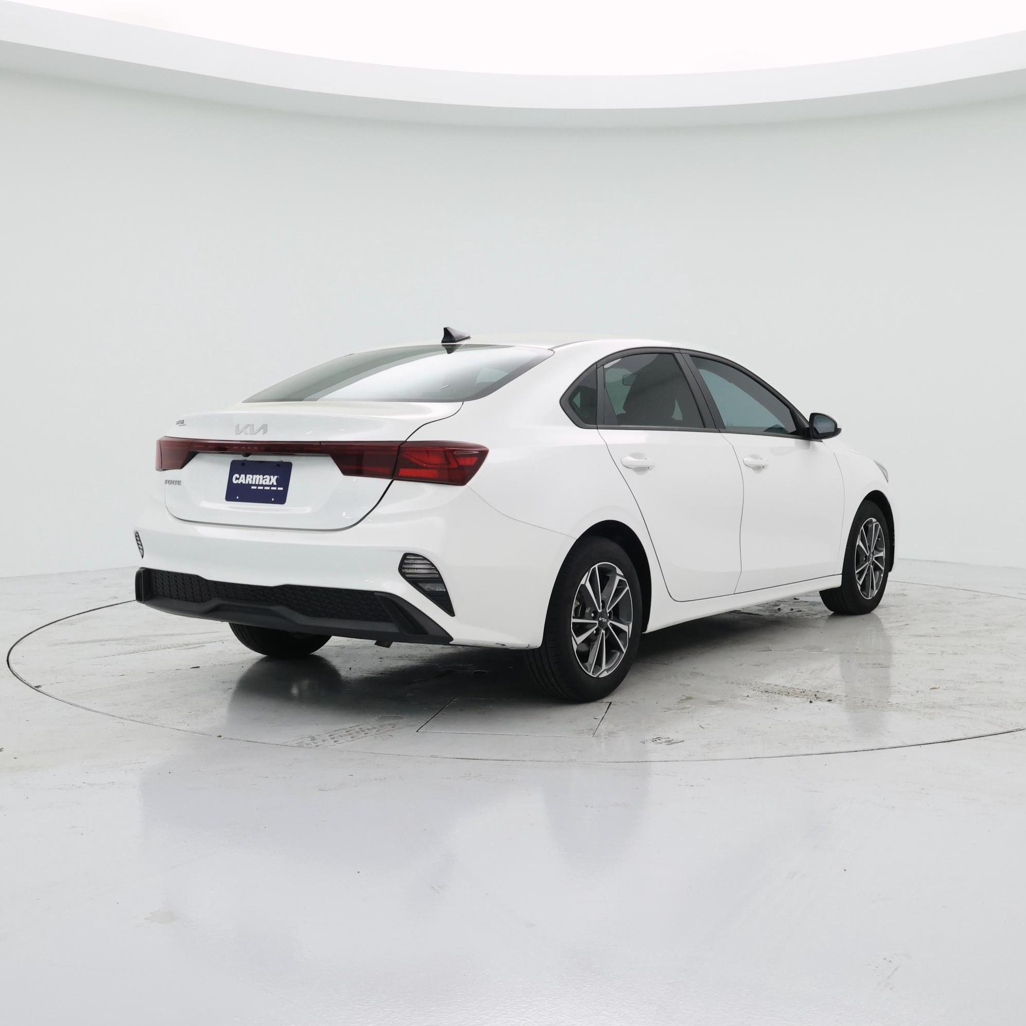 Thumbnail: 2024 Kia Forte - 8