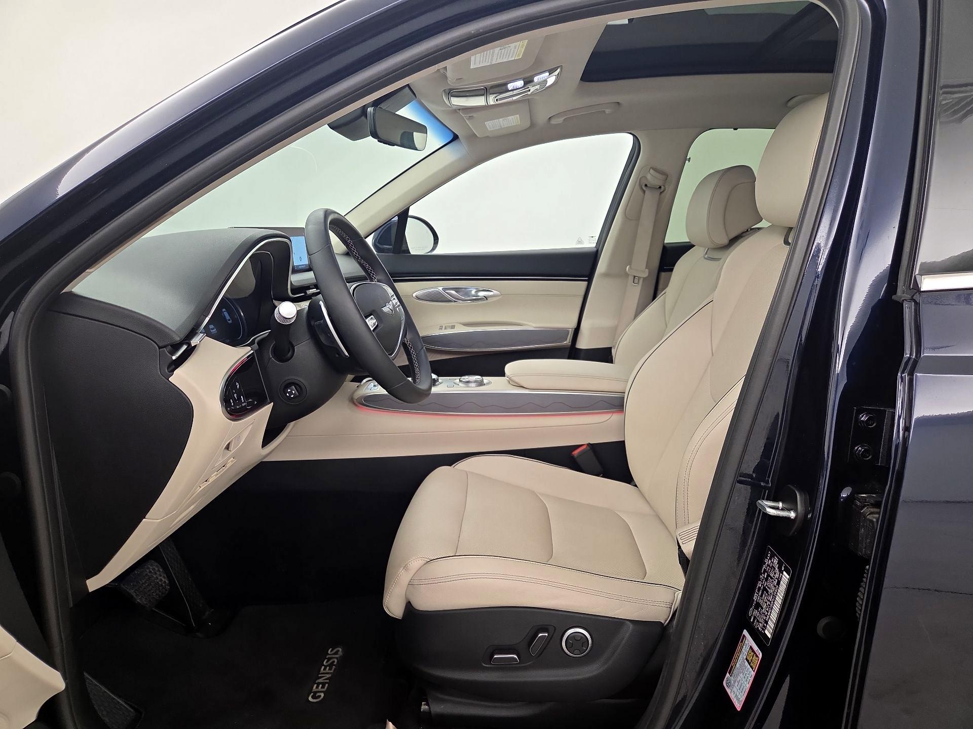 Thumbnail: 2023 Genesis GV70 - 11