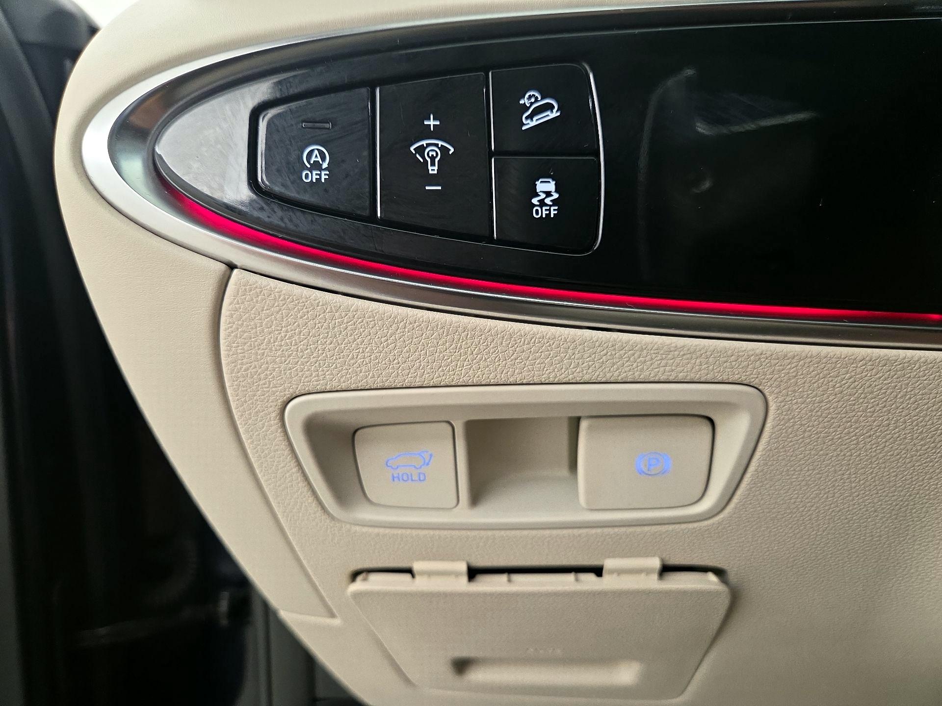 Thumbnail: 2023 Genesis GV70 - 13