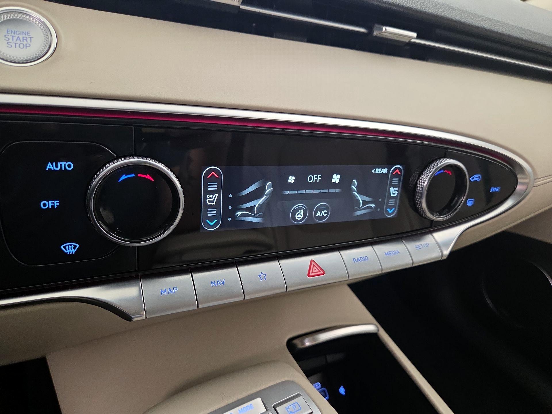 Thumbnail: 2023 Genesis GV70 - 17