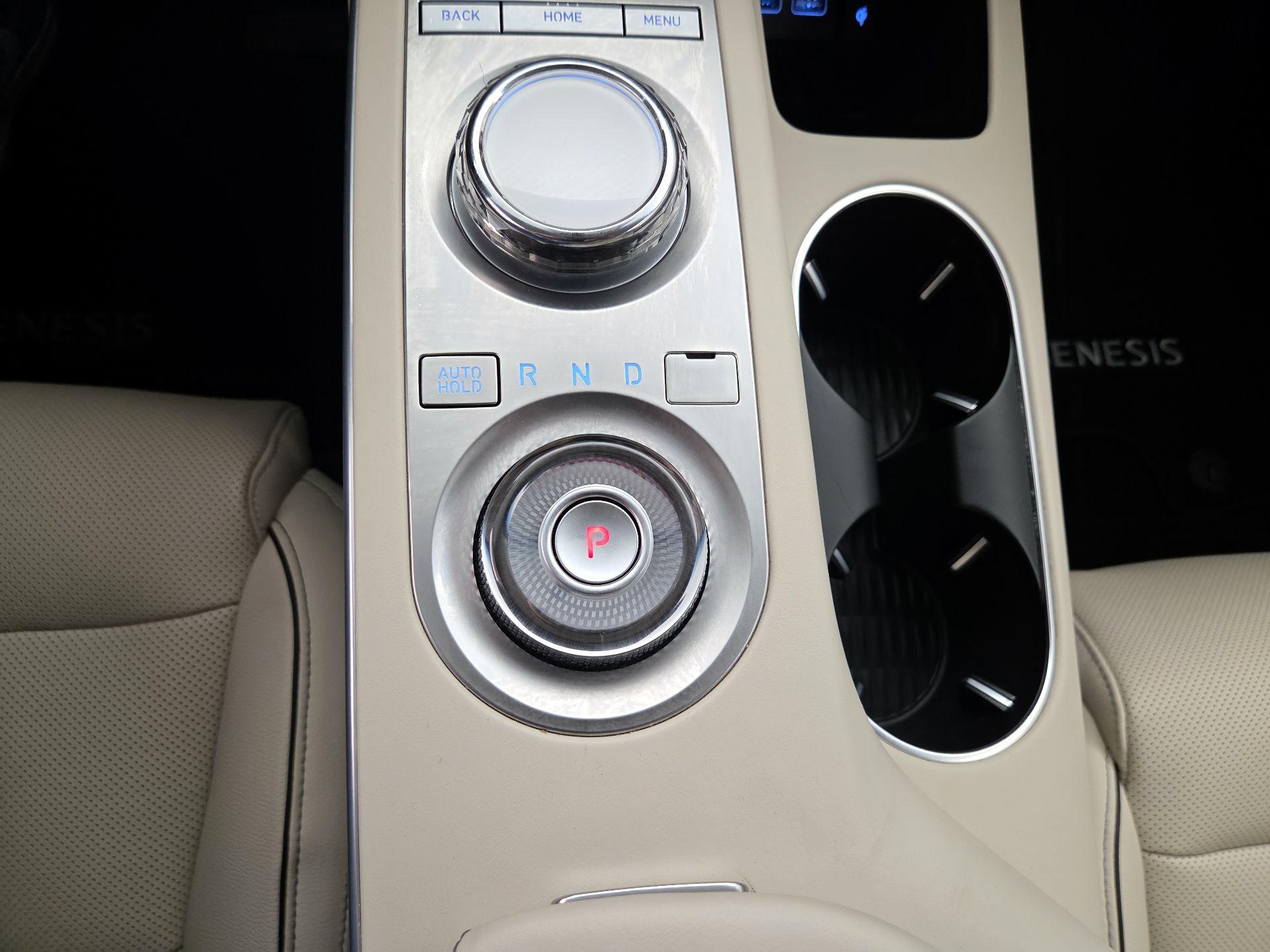 Thumbnail: 2023 Genesis GV70 - 18