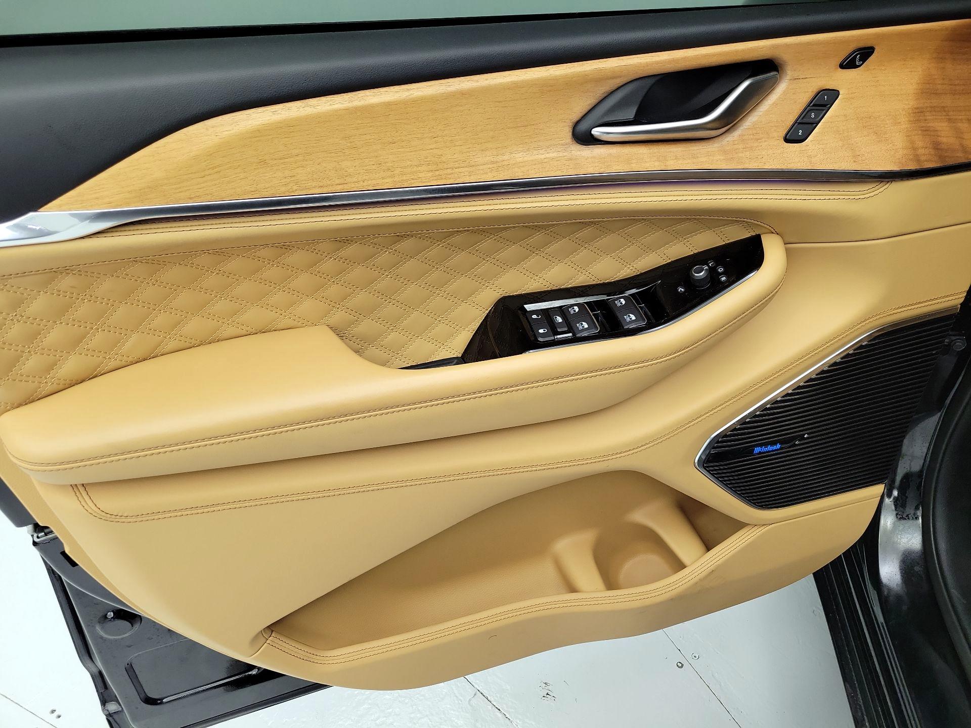 Thumbnail: 2023 Jeep Grand Cherokee - 12