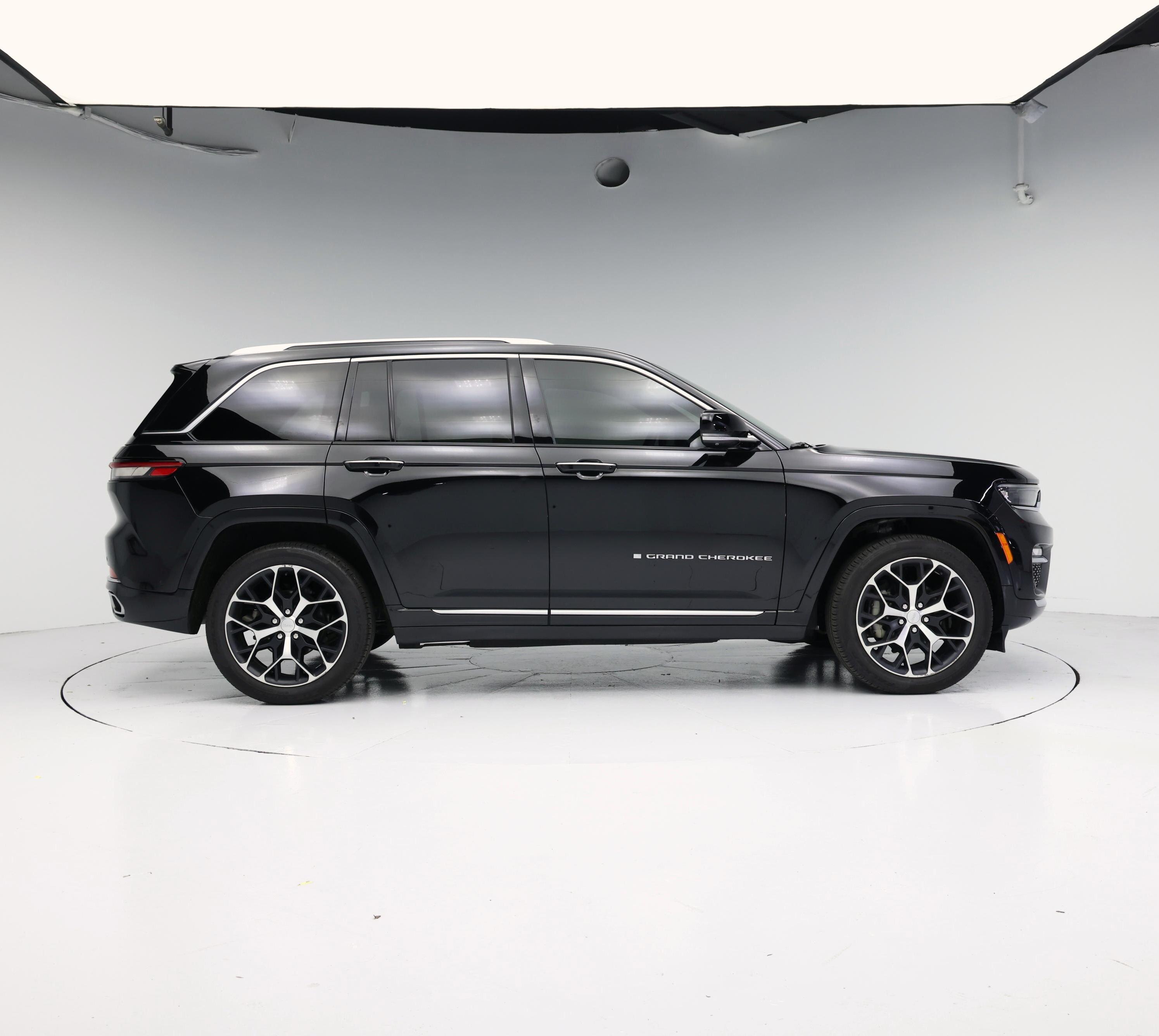 Thumbnail: 2023 Jeep Grand Cherokee - 7