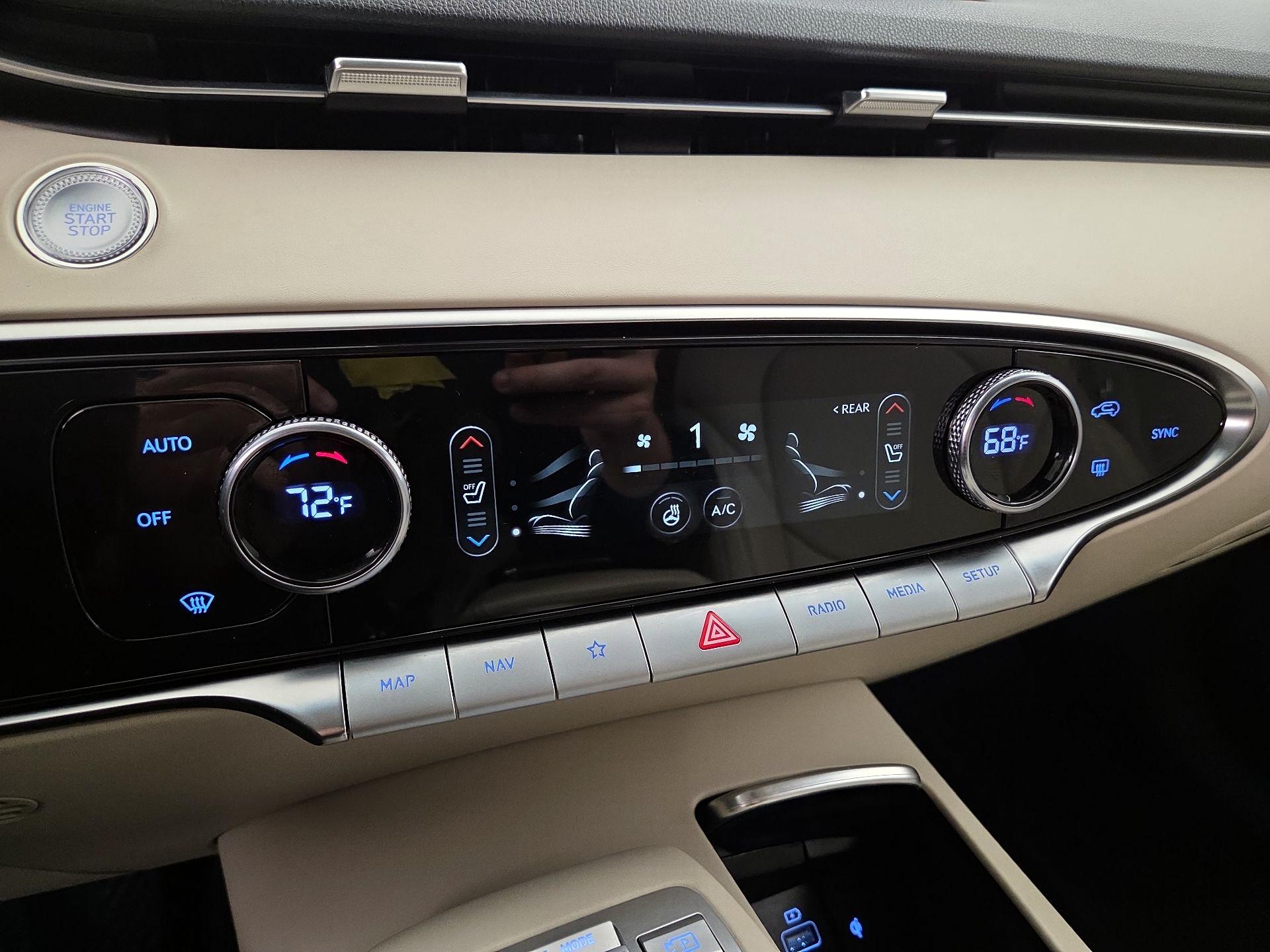 Thumbnail: 2023 Genesis GV70 - 17