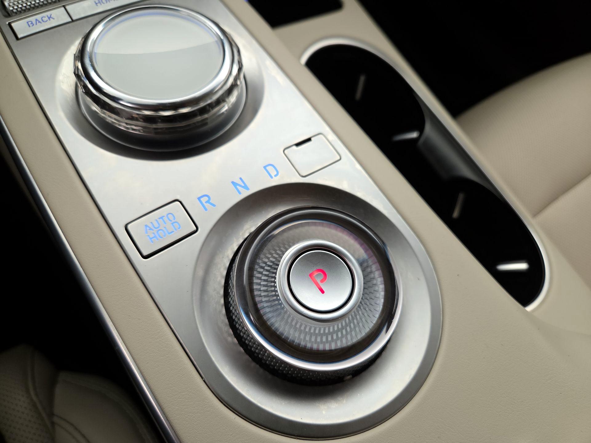 Thumbnail: 2023 Genesis GV70 - 18