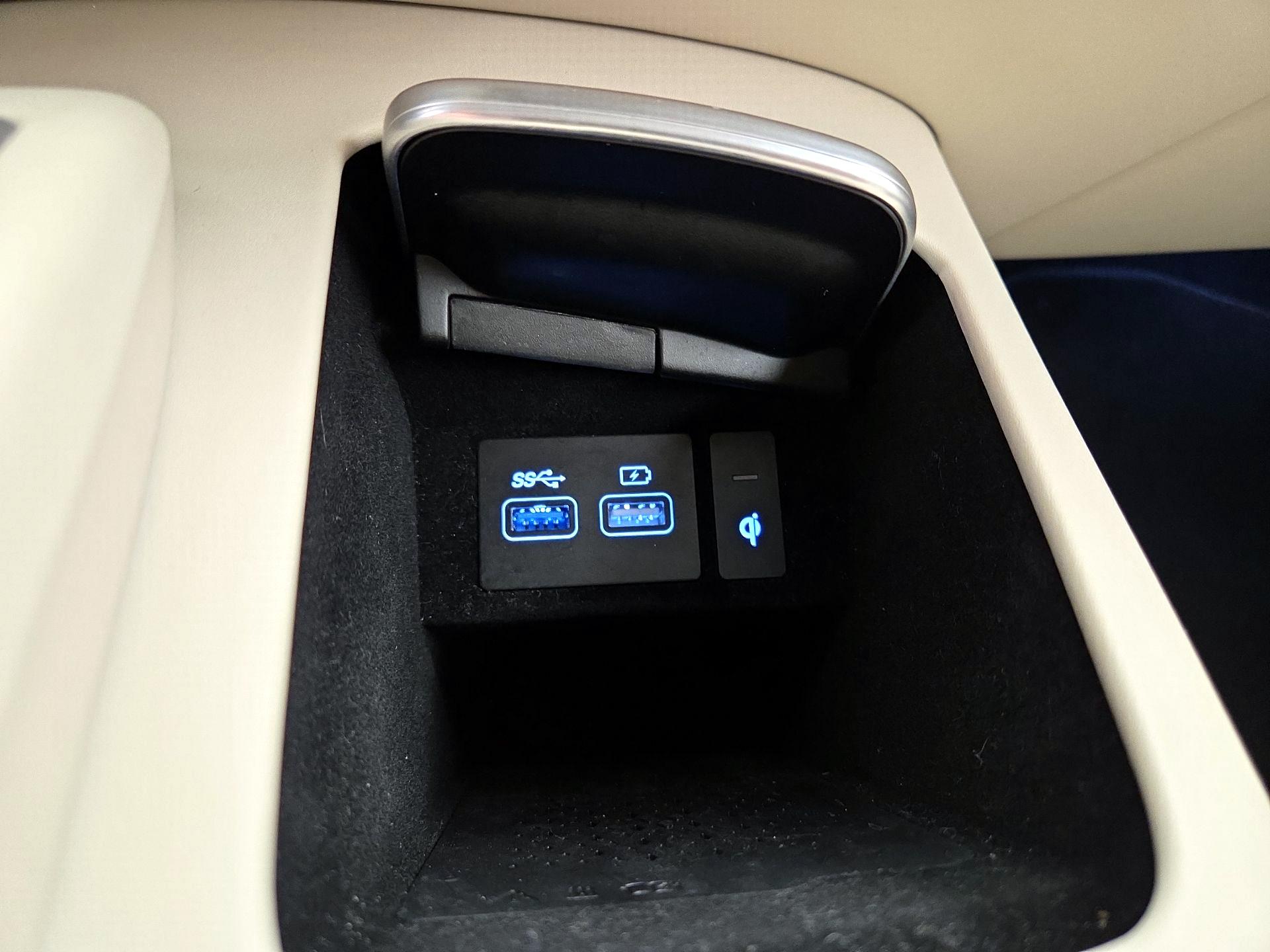 Thumbnail: 2023 Genesis GV70 - 19