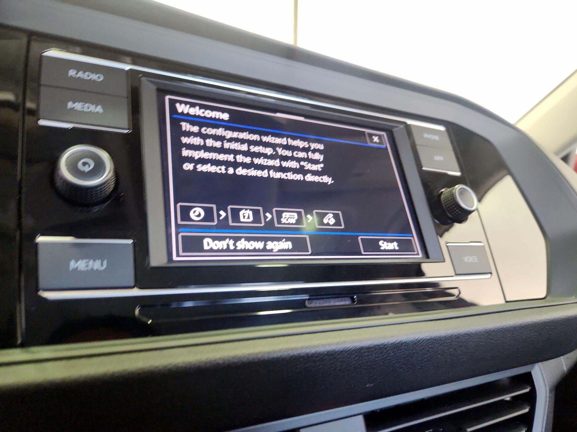 Thumbnail: 2023 Volkswagen Jetta - 15