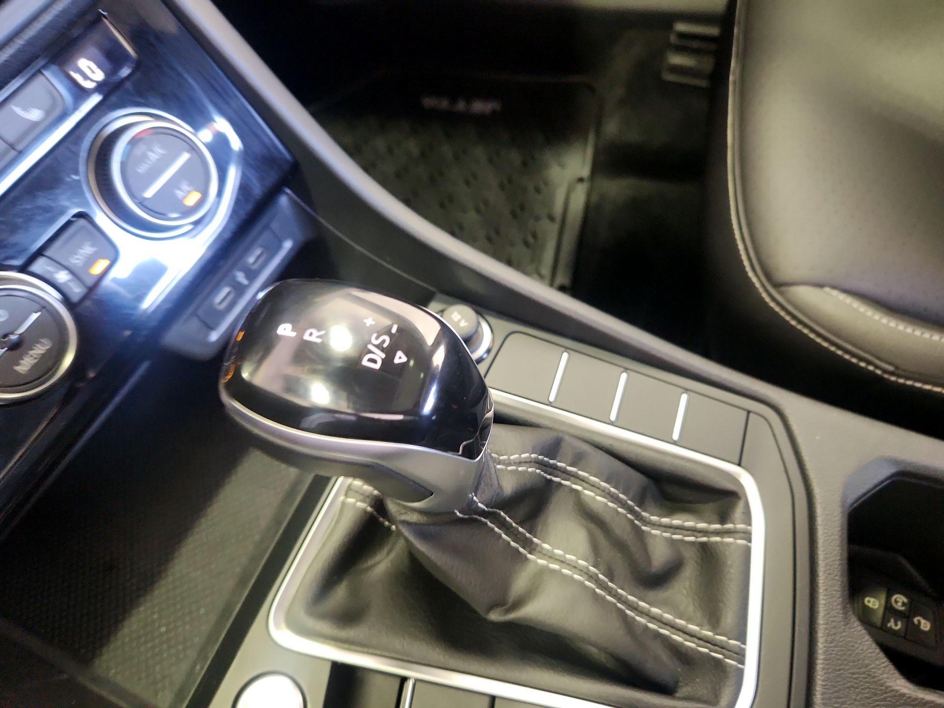 Thumbnail: 2023 Volkswagen Jetta - 17