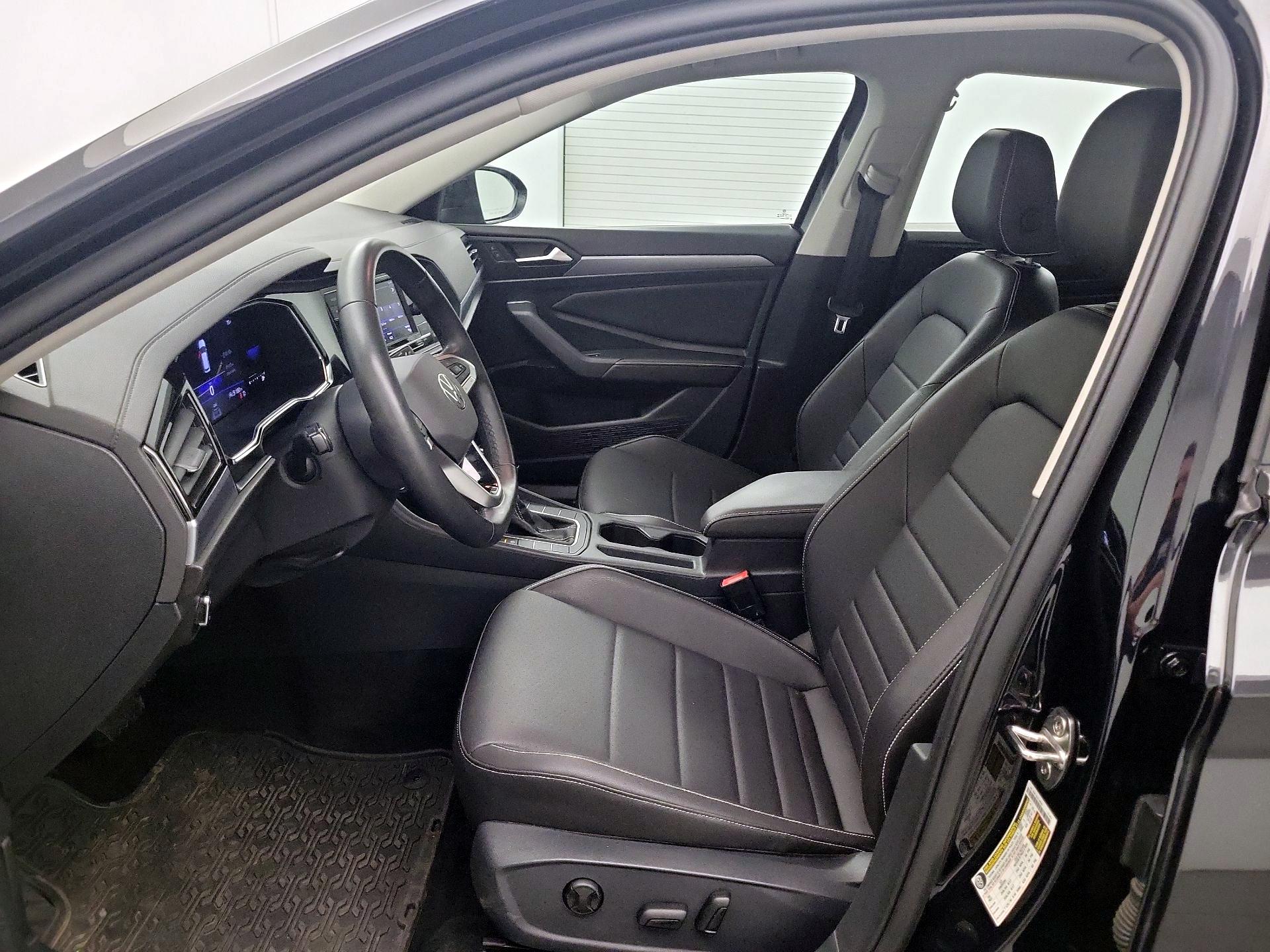 Thumbnail: 2023 Volkswagen Jetta - 11