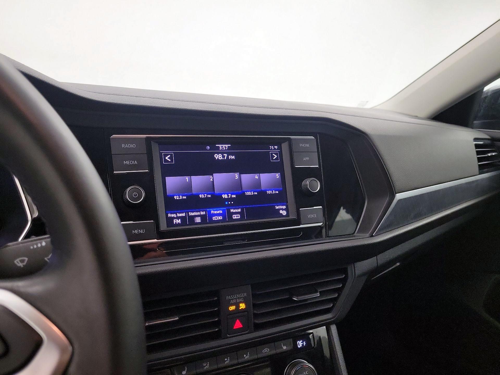 Thumbnail: 2023 Volkswagen Jetta - 15