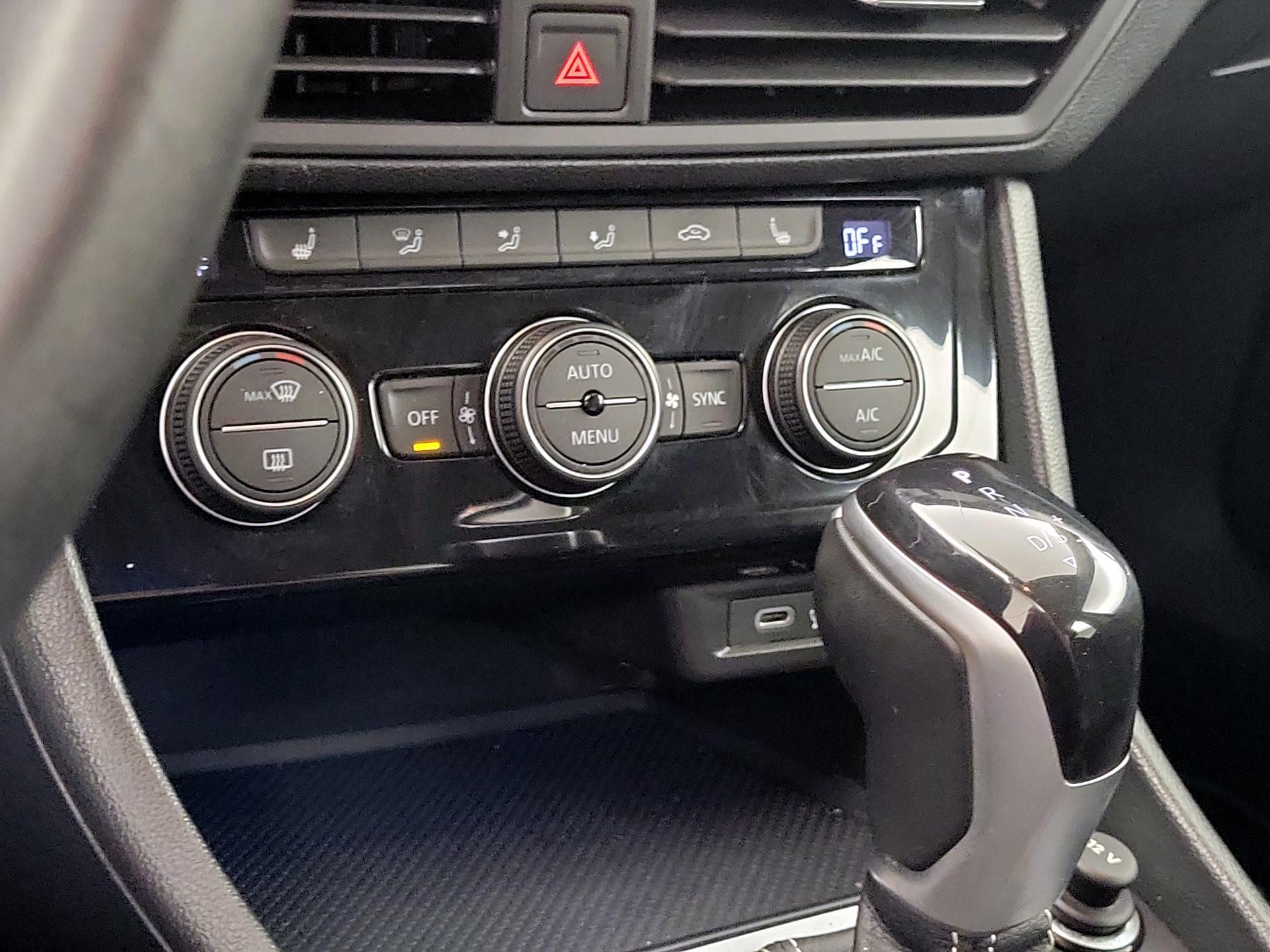 Thumbnail: 2023 Volkswagen Jetta - 16