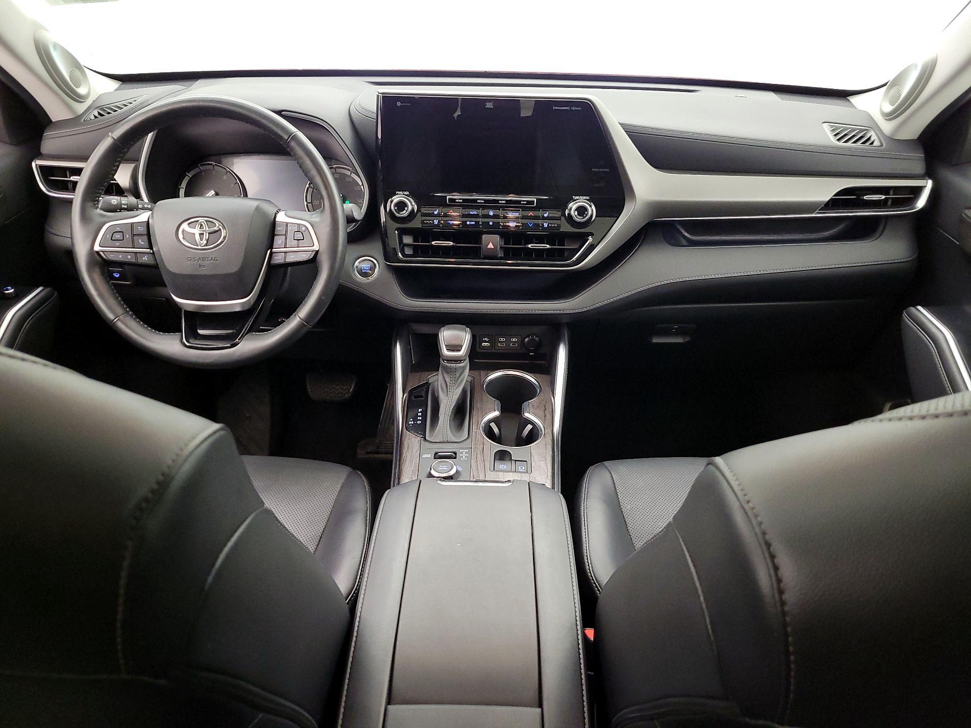 Thumbnail: 2022 Toyota Highlander - 9