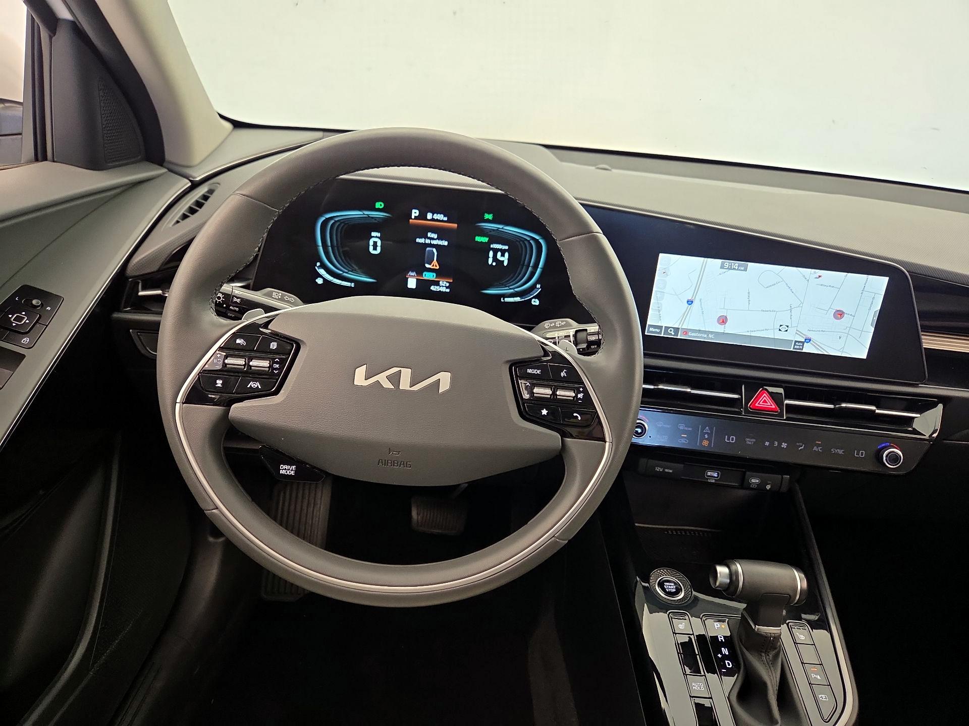 Thumbnail: 2023 Kia Niro - 10