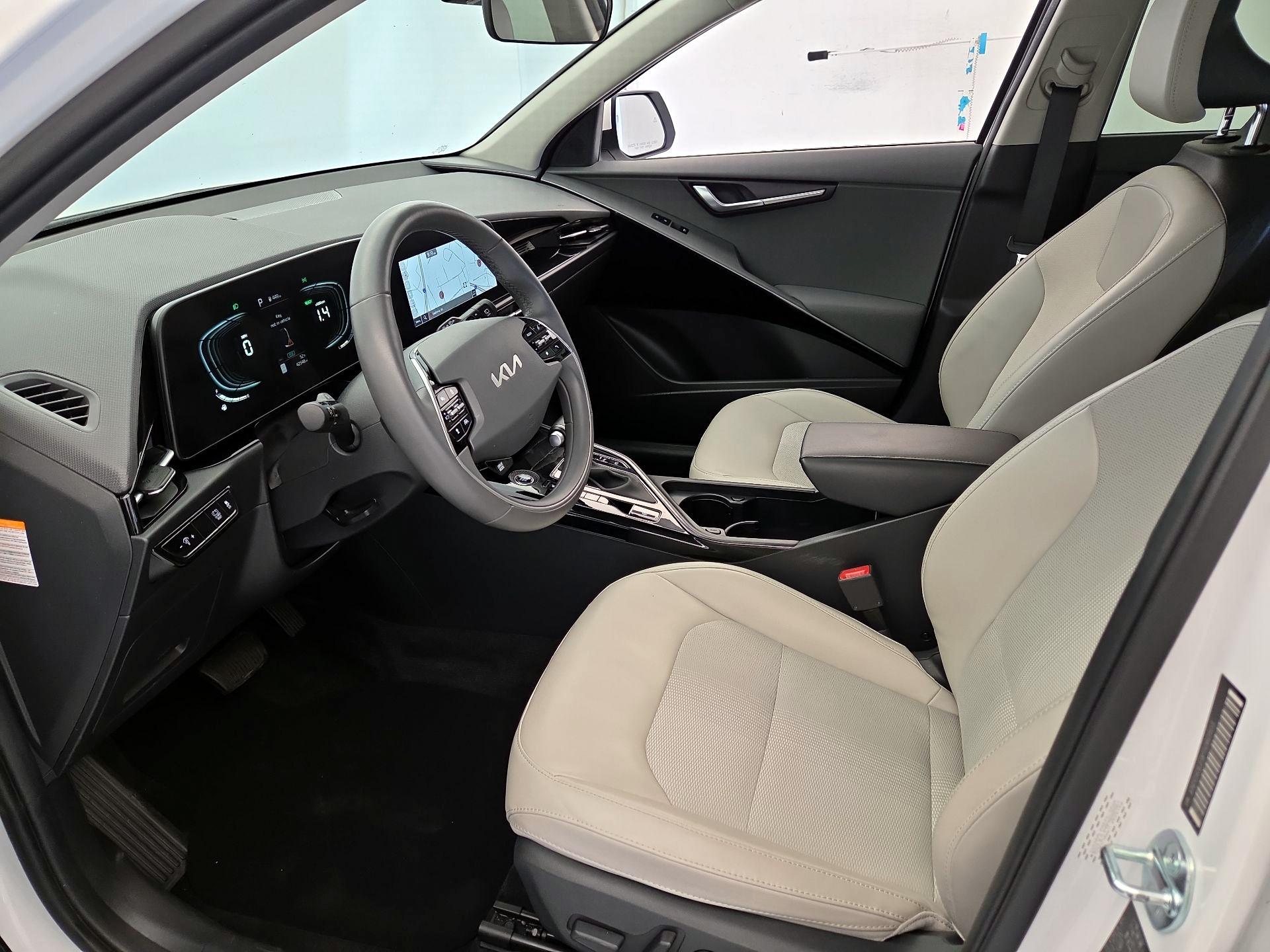 Thumbnail: 2023 Kia Niro - 11