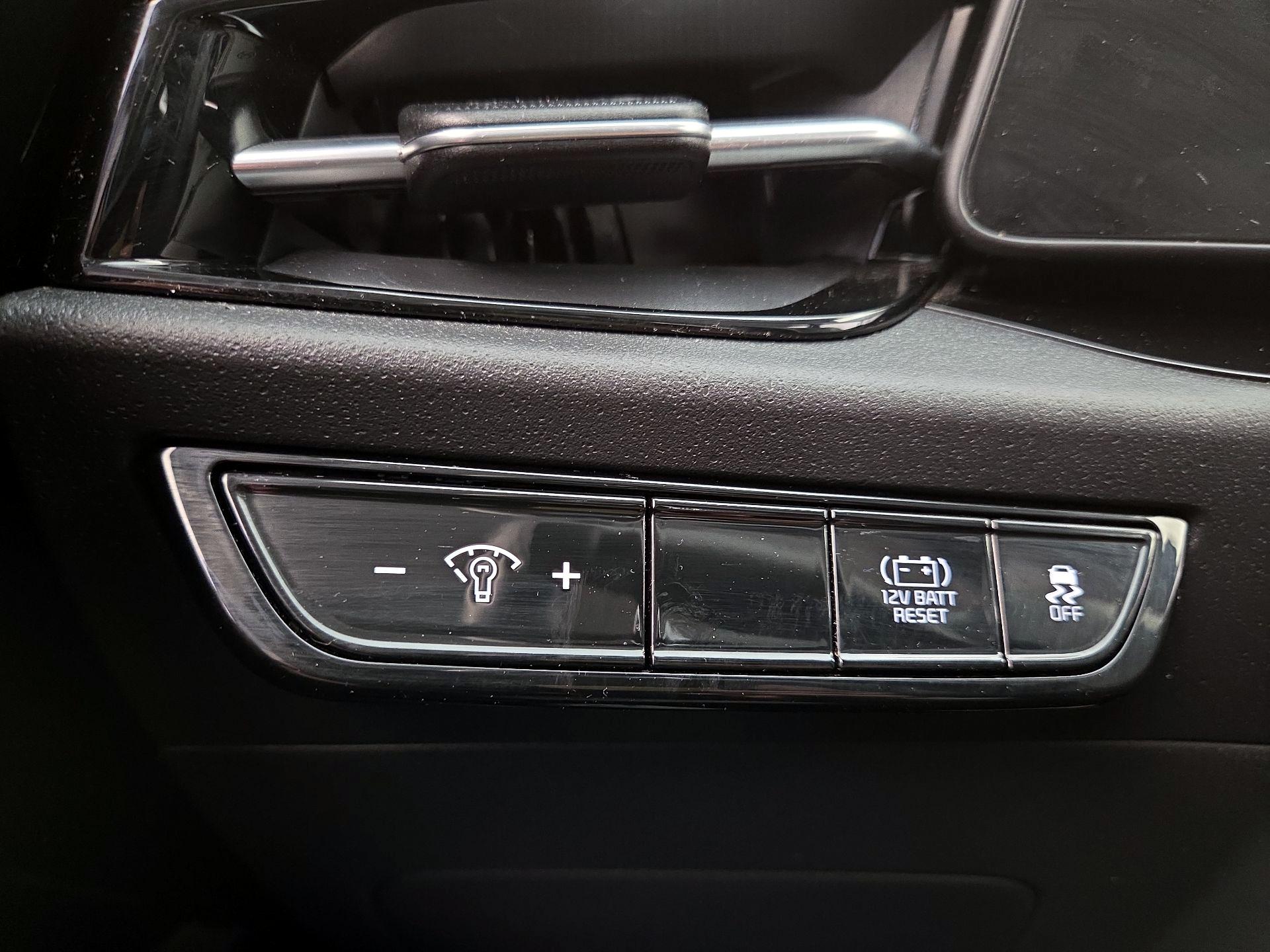 Thumbnail: 2023 Kia Niro - 13