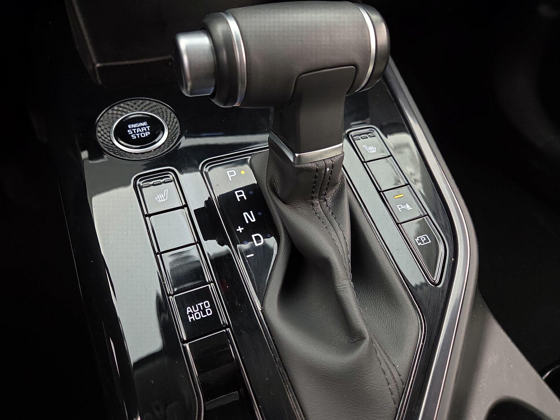 Thumbnail: 2023 Kia Niro - 18