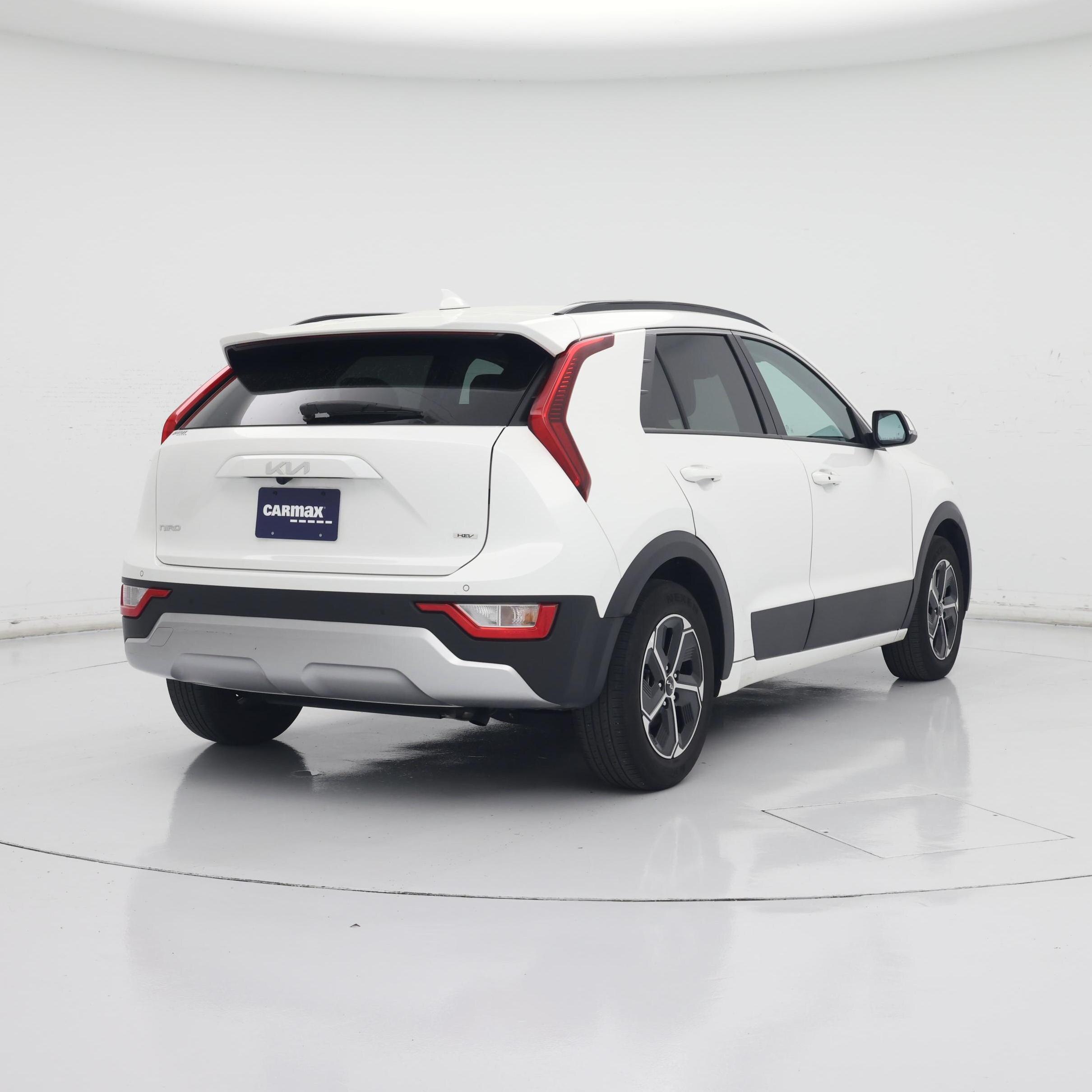 Thumbnail: 2023 Kia Niro - 8