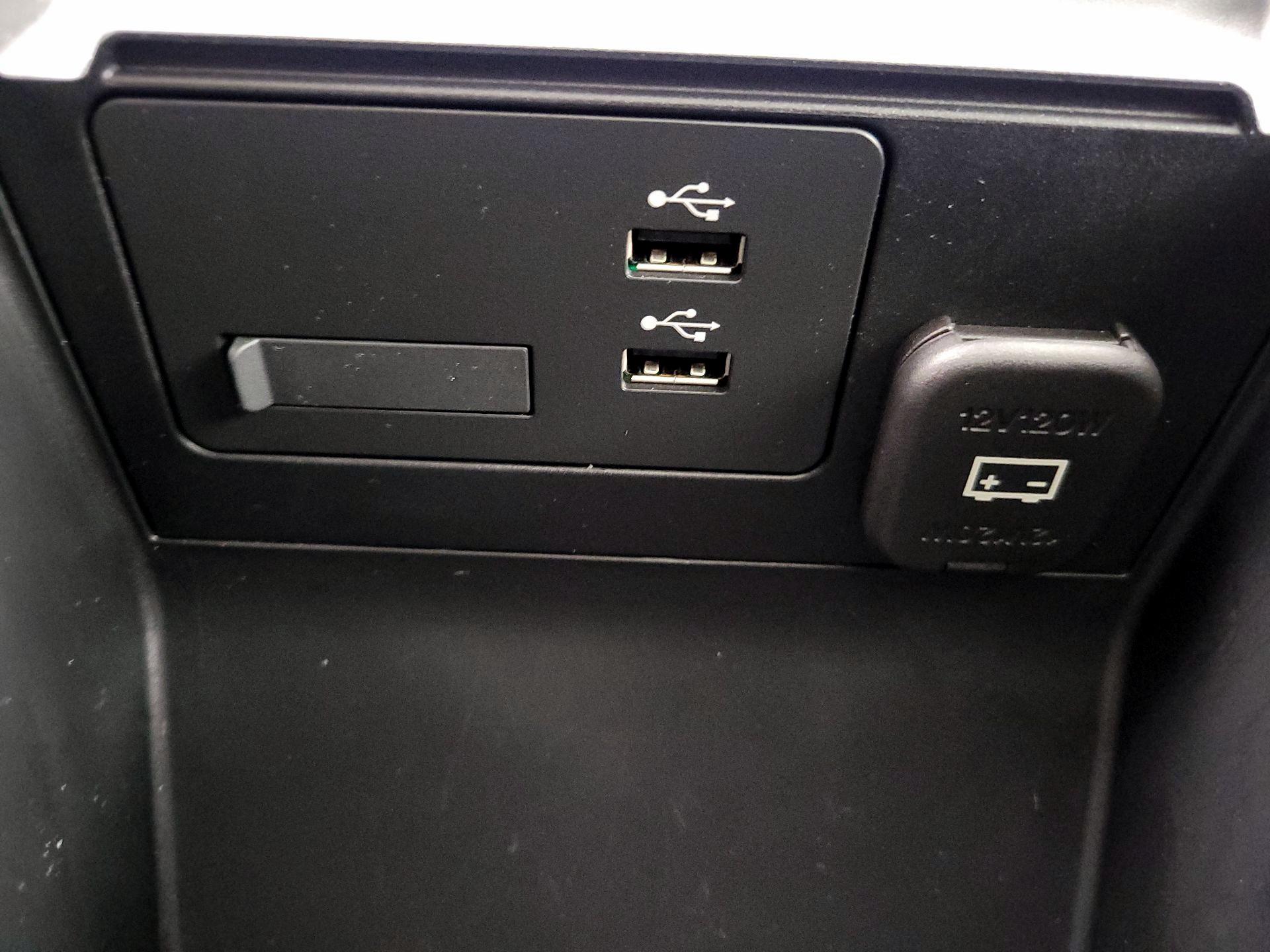 Thumbnail: 2023 Mazda Mazda3 - 18