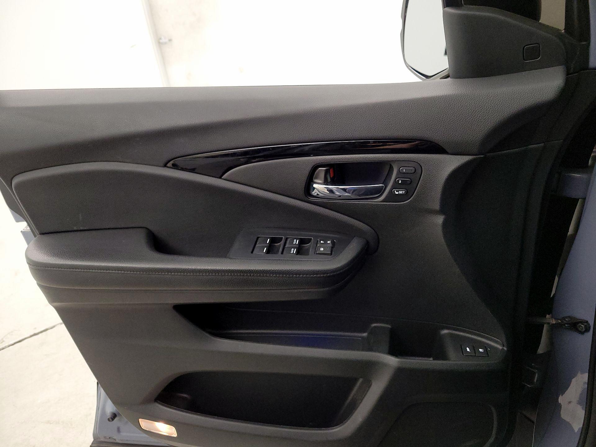 Thumbnail: 2022 Honda Pilot - 12