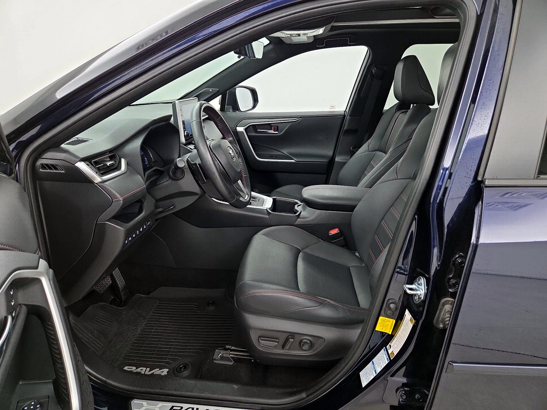 Thumbnail: 2022 Toyota RAV4 - 11