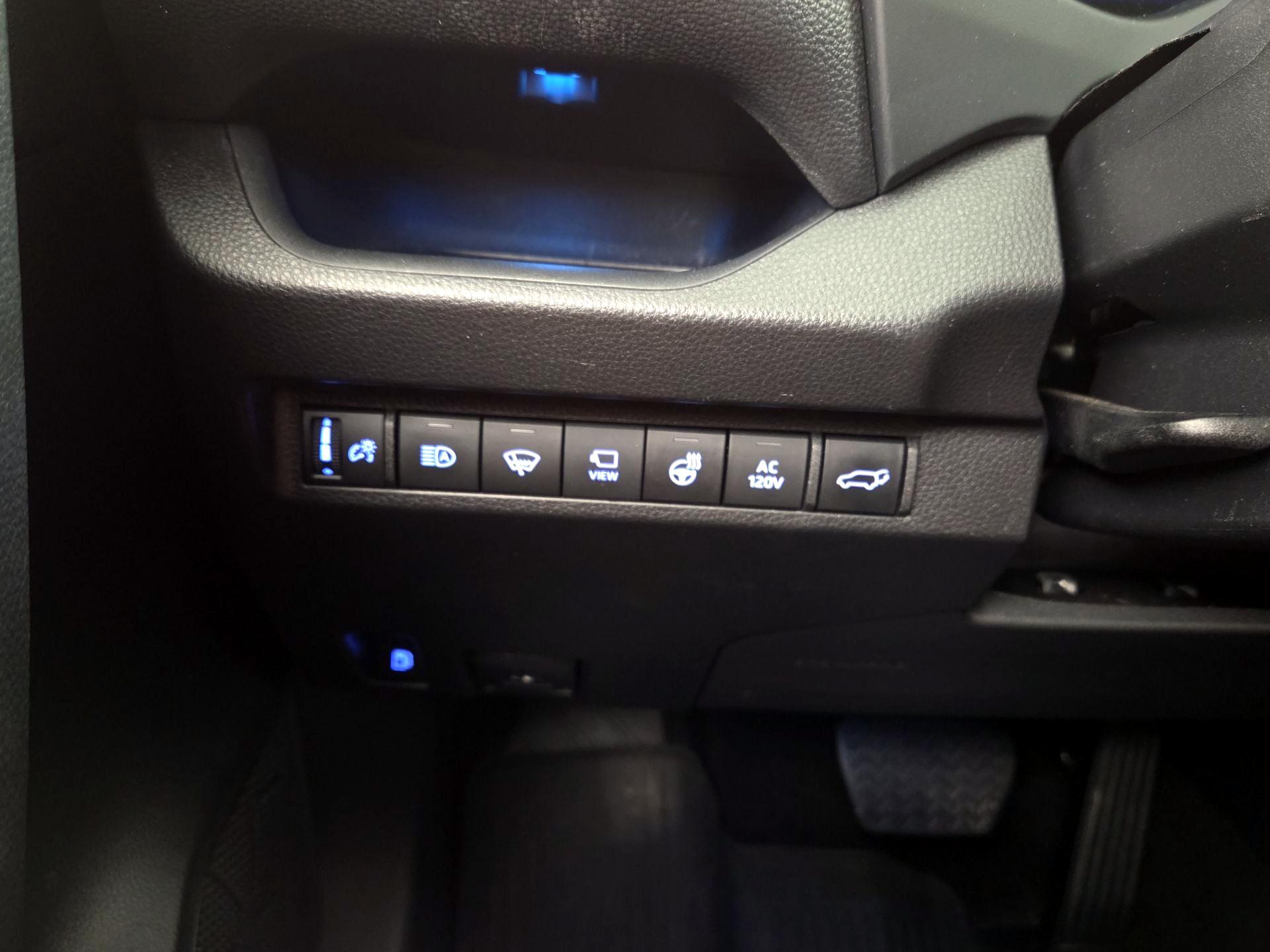 Thumbnail: 2022 Toyota RAV4 - 13