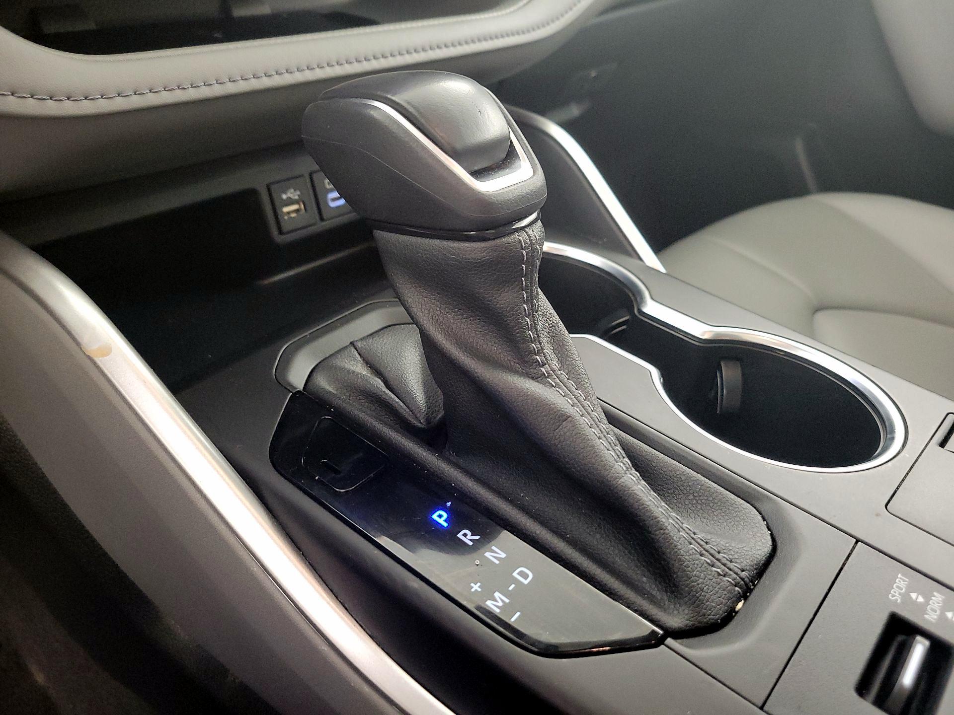 Thumbnail: 2023 Toyota Highlander - 17