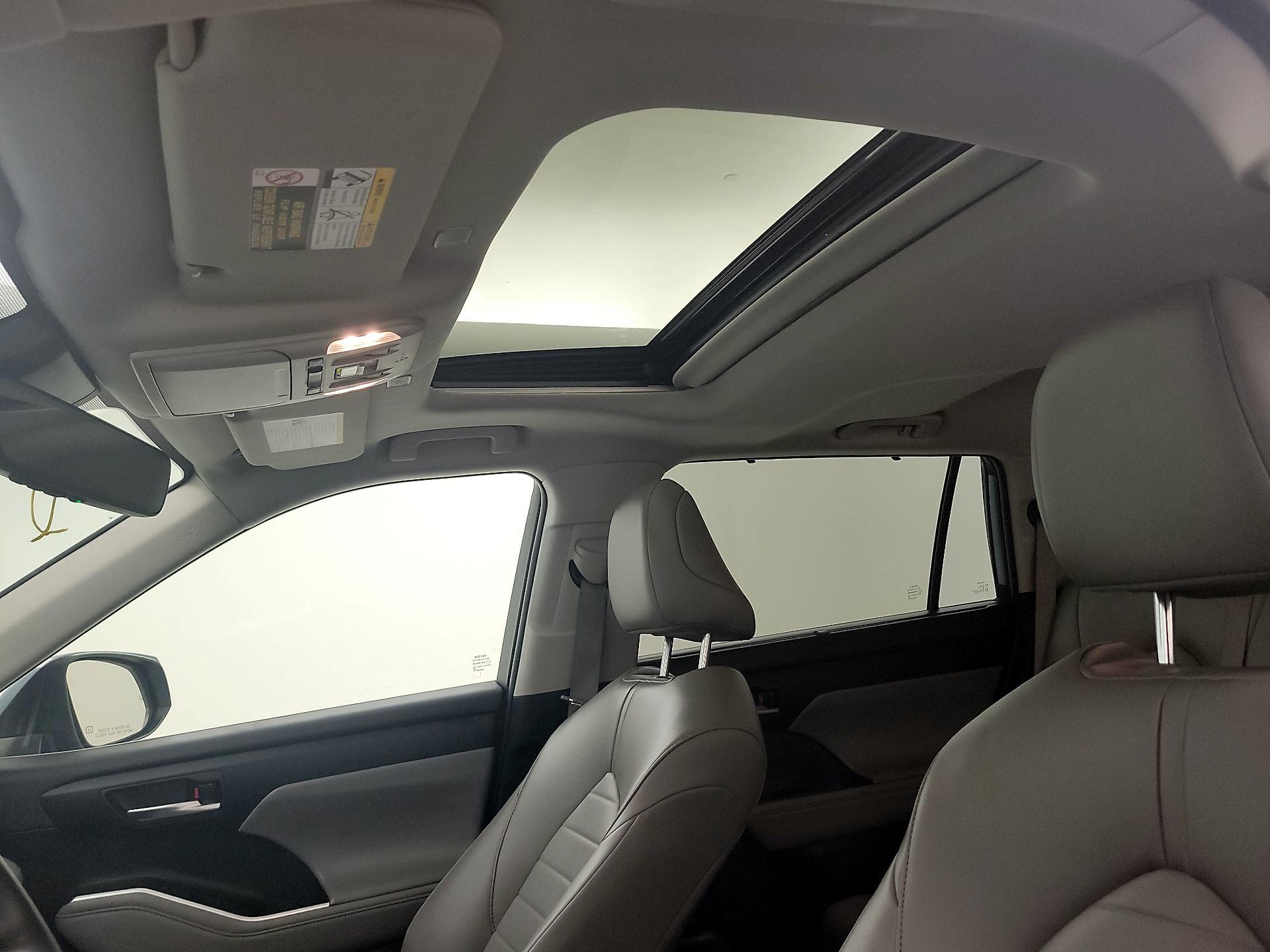 Thumbnail: 2023 Toyota Highlander - 19