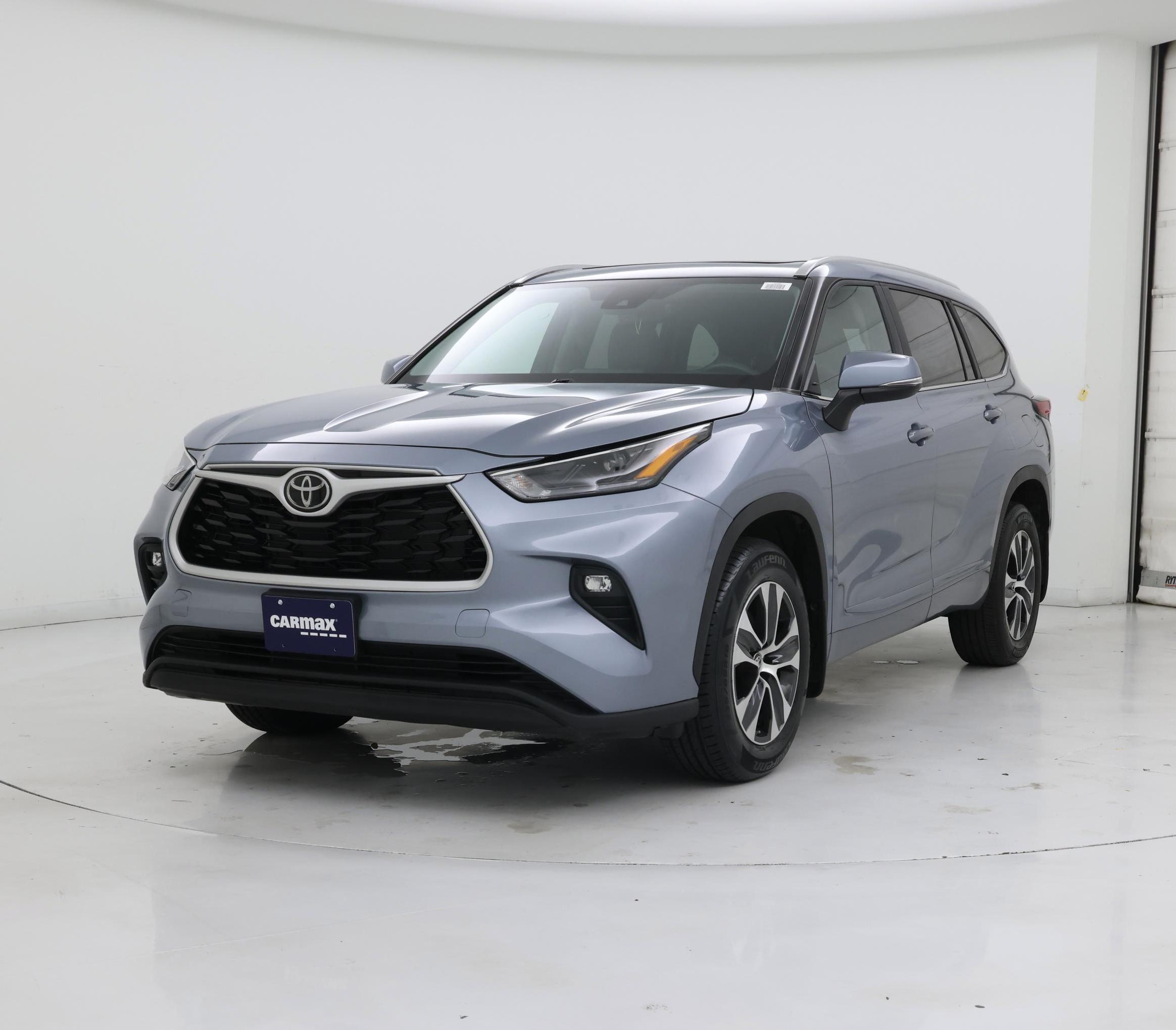 Thumbnail: 2023 Toyota Highlander - 4