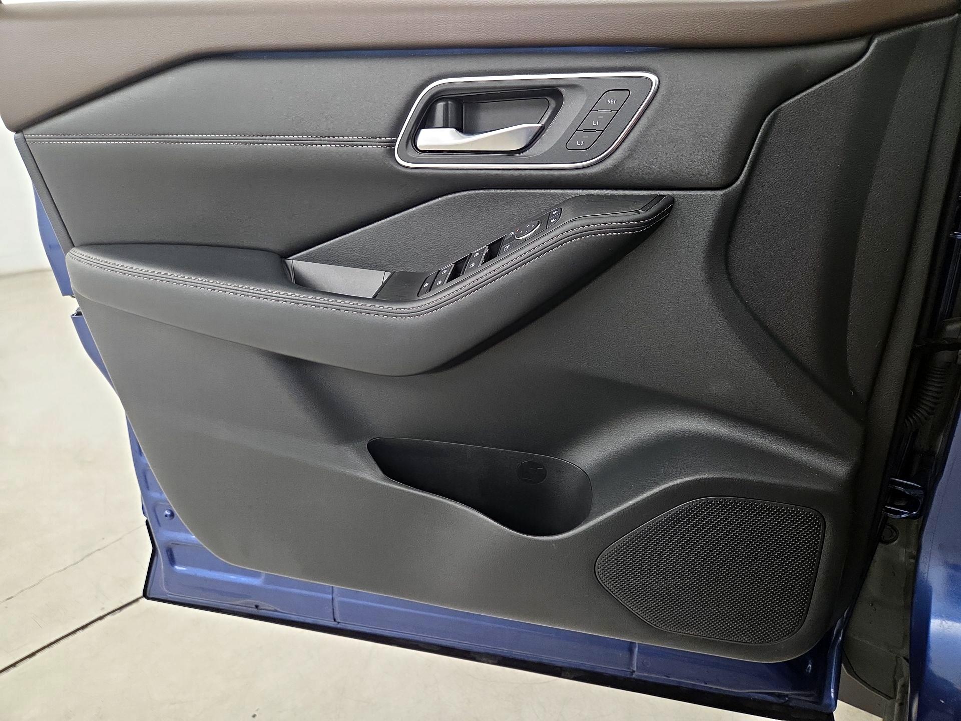 Thumbnail: 2023 Nissan Rogue - 12