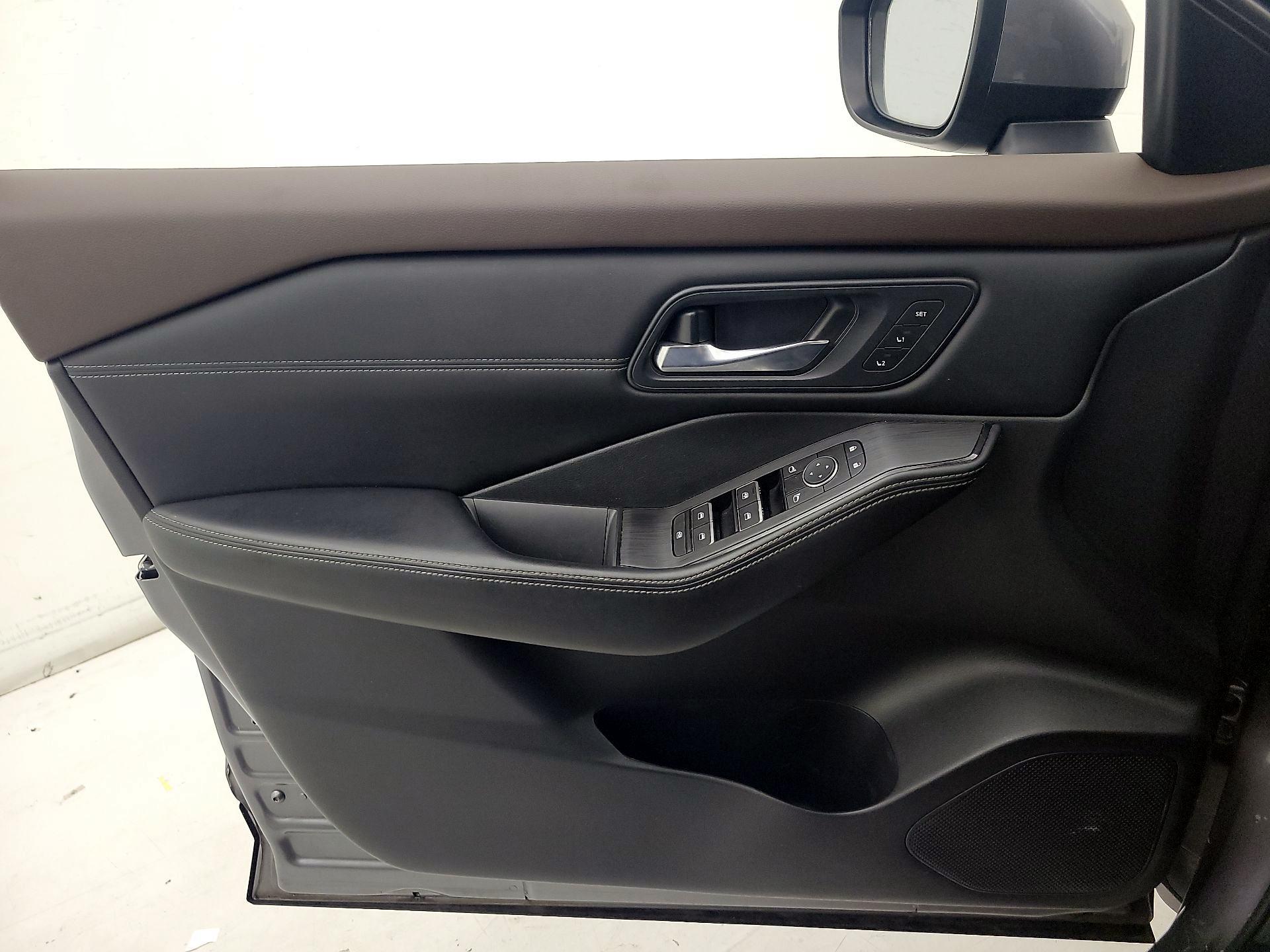 Thumbnail: 2023 Nissan Rogue - 12